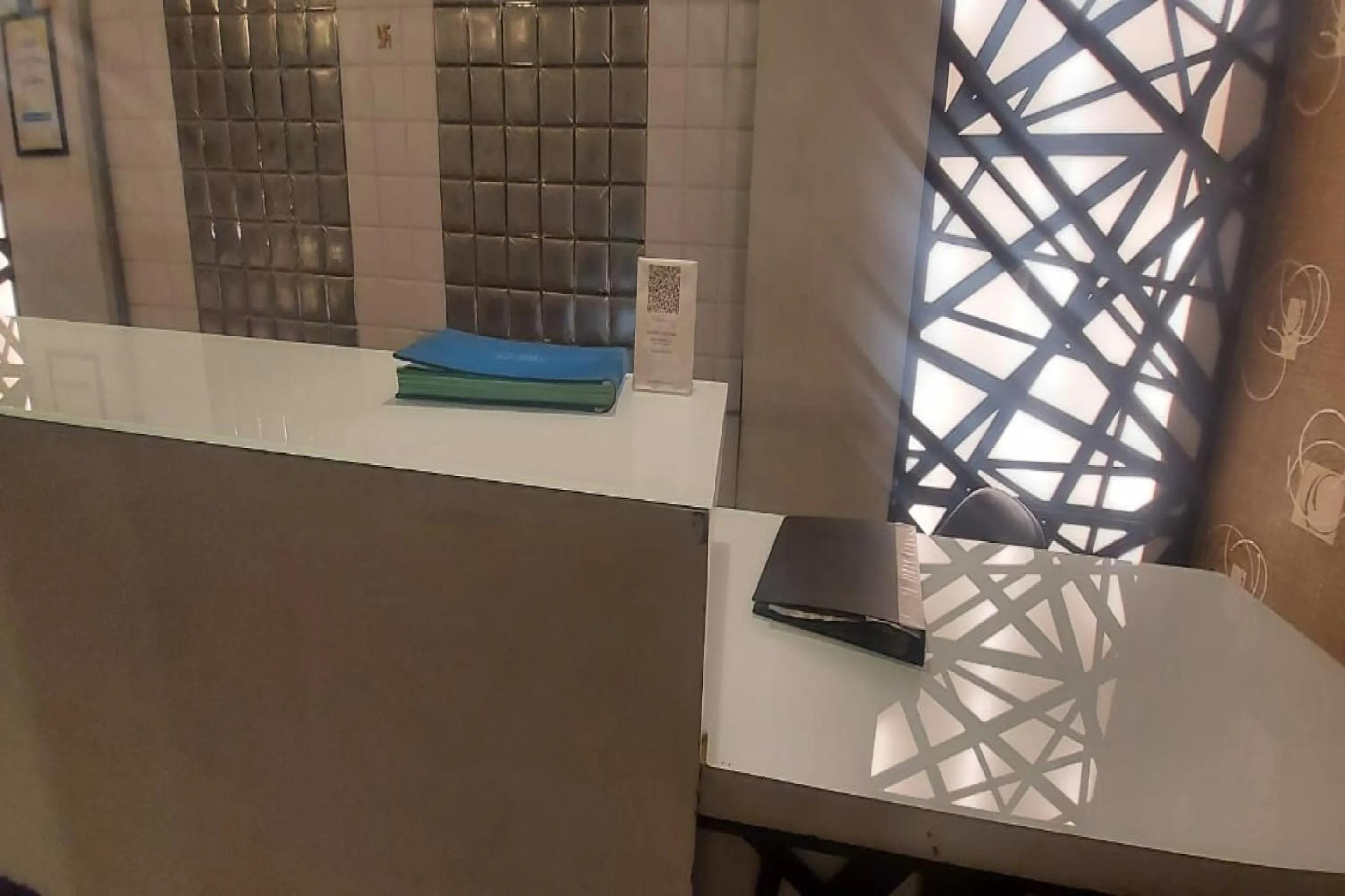 Lobby or reception in SPOT ON by OYO Shyam Dharamshala