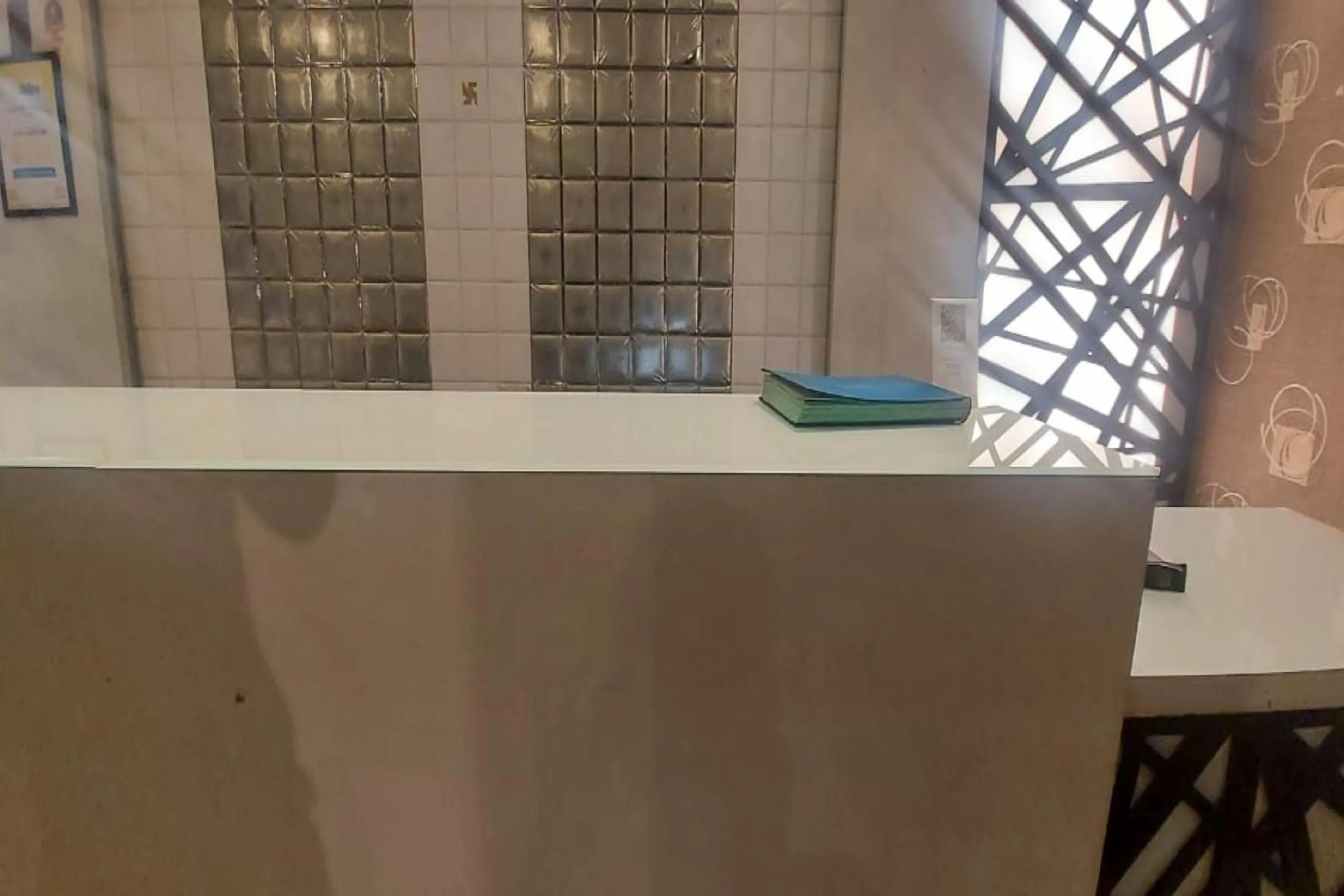 Lobby or reception in SPOT ON by OYO Shyam Dharamshala