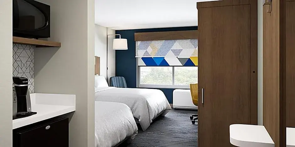 Queen Suite with Two Queen Beds - Non-Smoking in Holiday Inn Express & Suites - Harrisonburg University Area by IHG Queen Suite with Two Queen Beds - Non-Smoking in Holiday Inn Express & Suites - Harrisonburg University Area by IHG