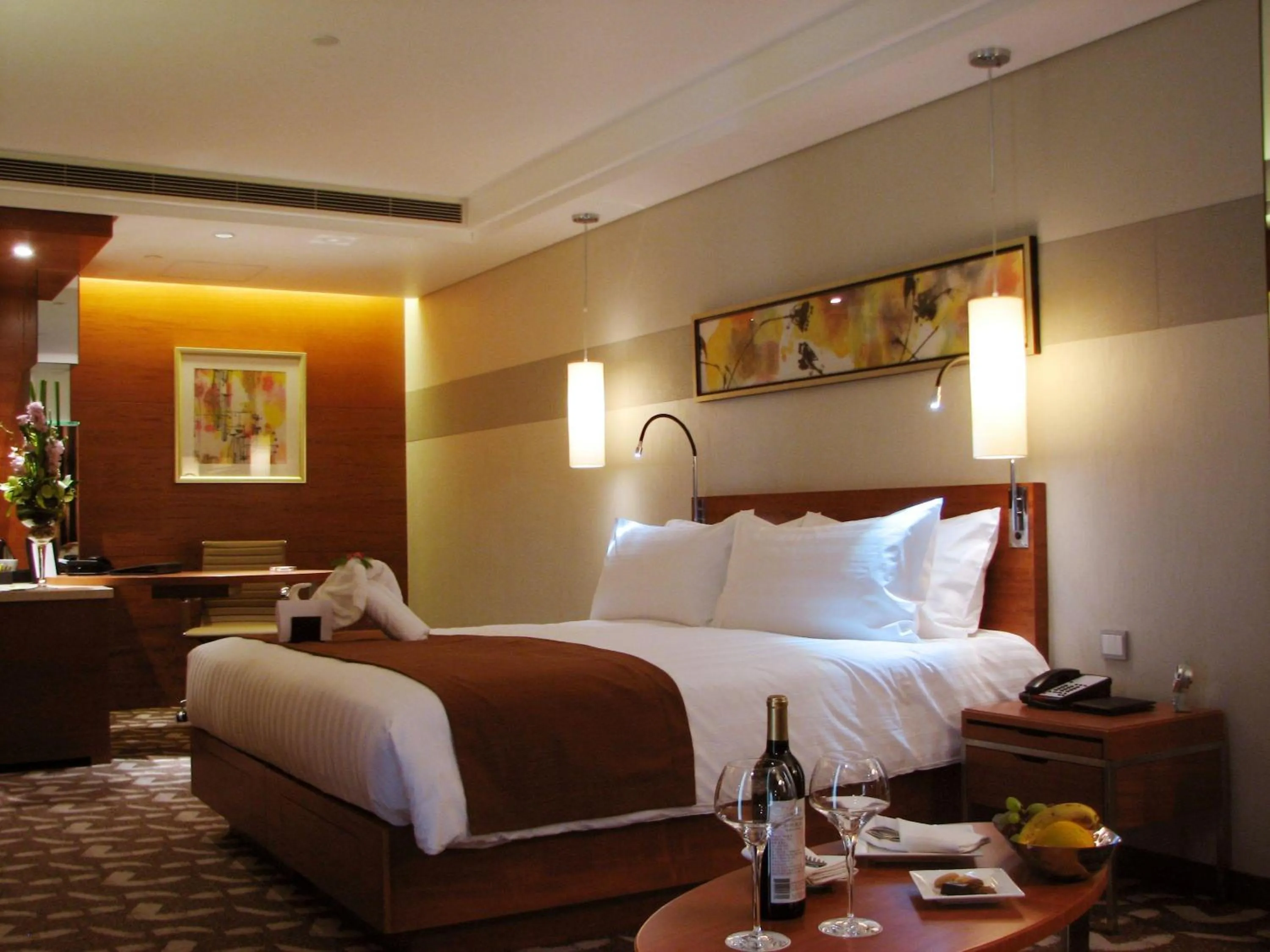 Bedroom, Bed in Swissotel Foshan, Guangdong