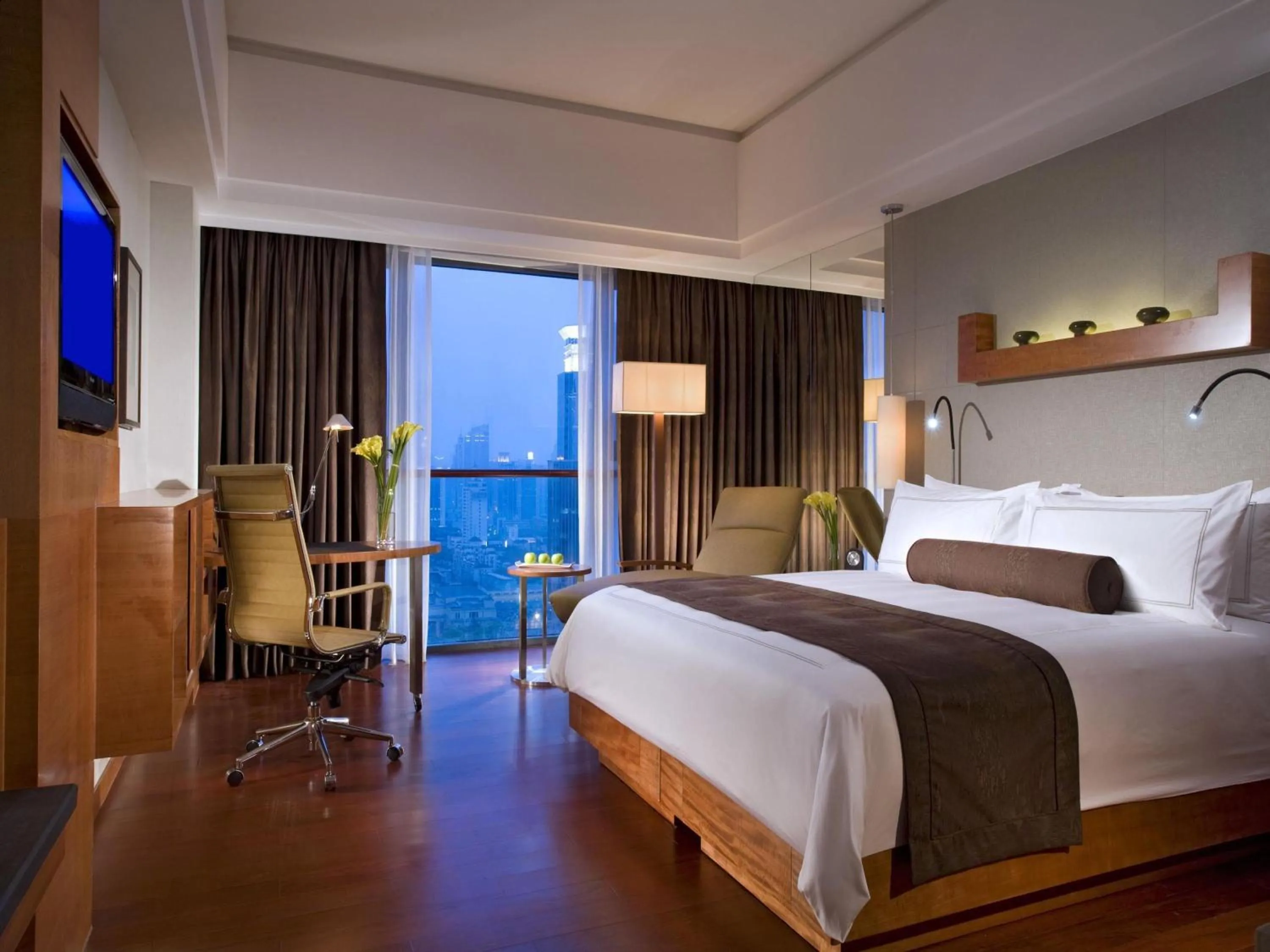 Bedroom, Bed in Swissotel Foshan, Guangdong