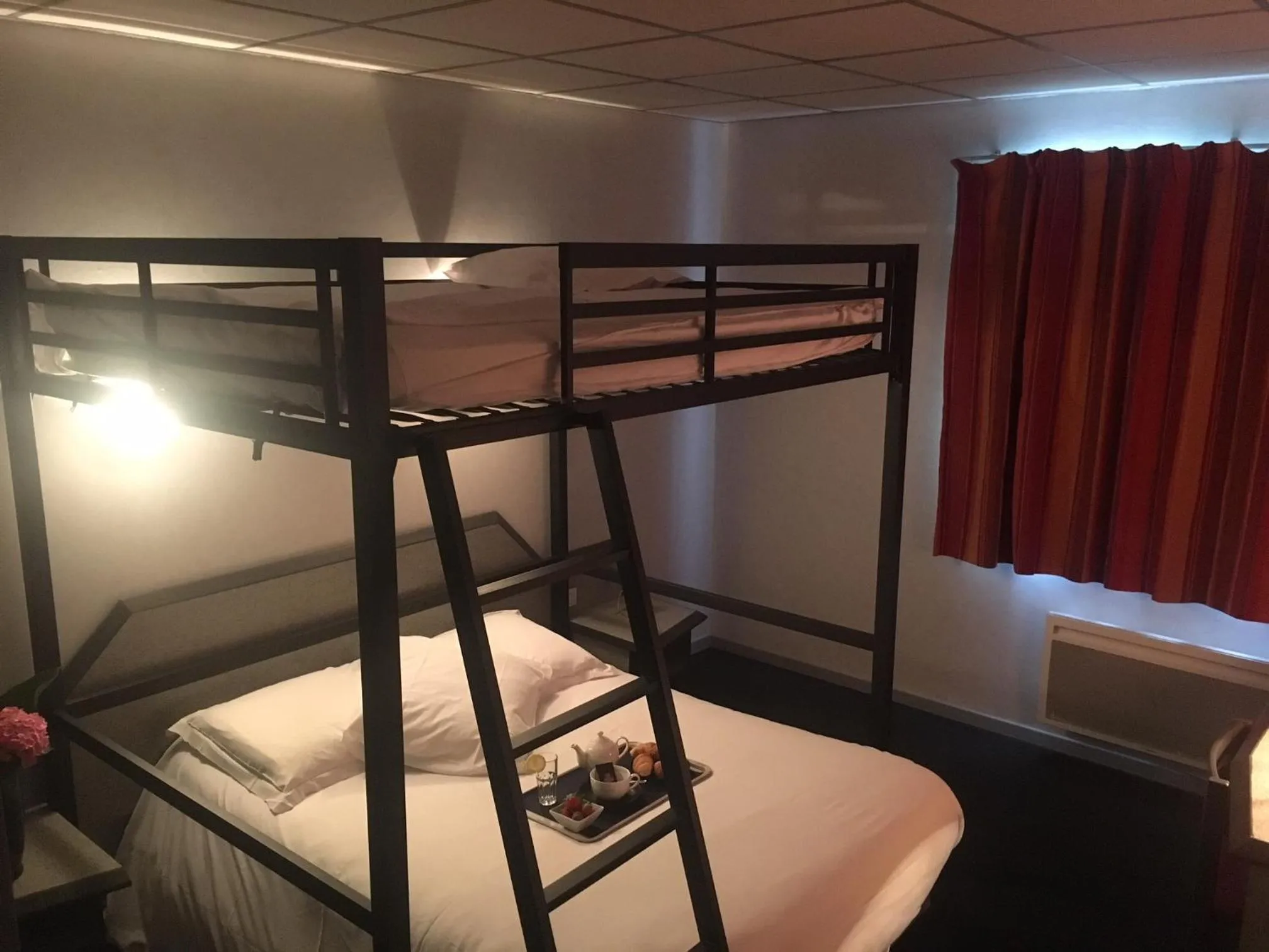 bunk bed, Bed in Fasthotel L'Eldorado