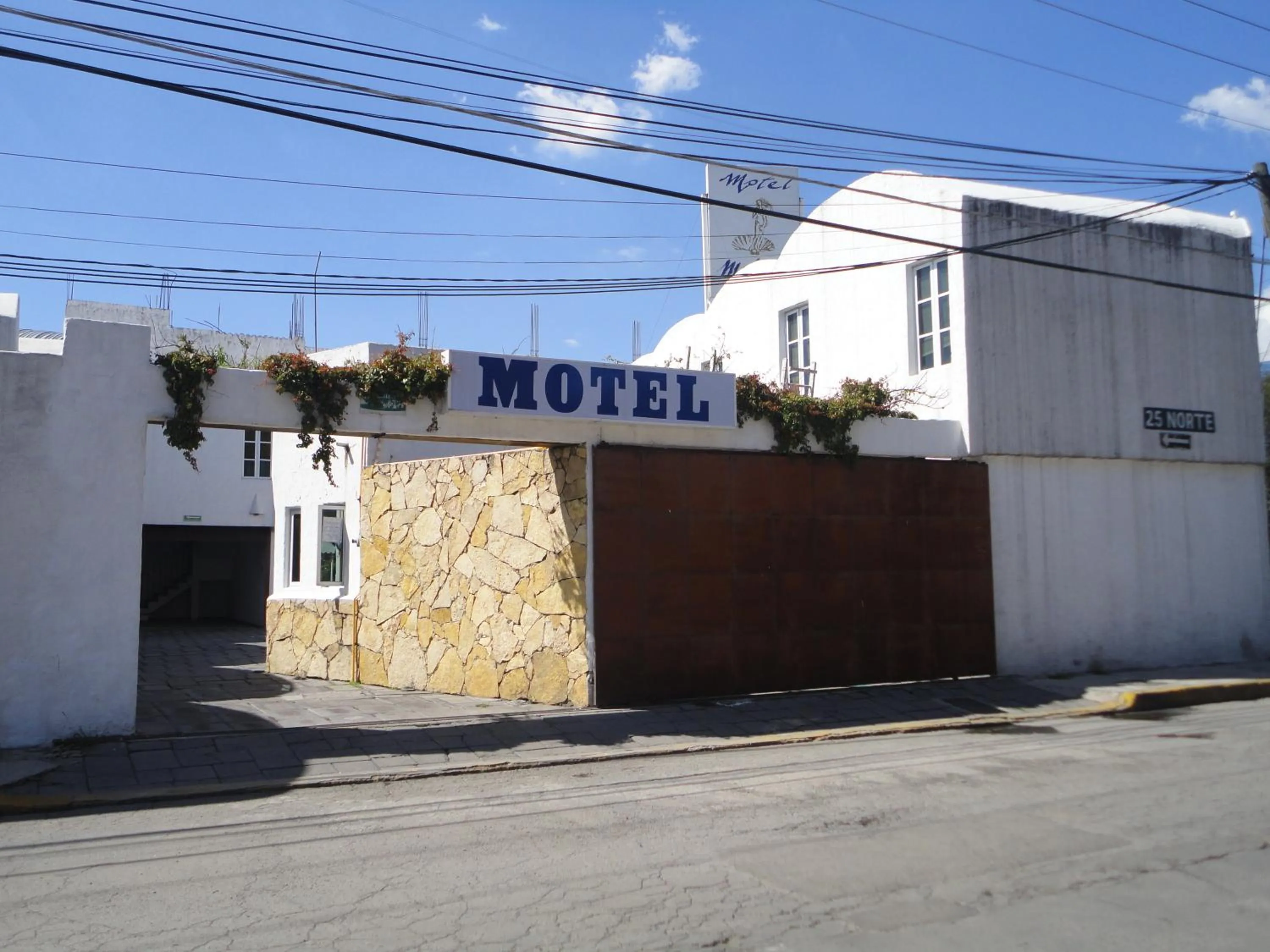 Facade/entrance in Motel Mykonos