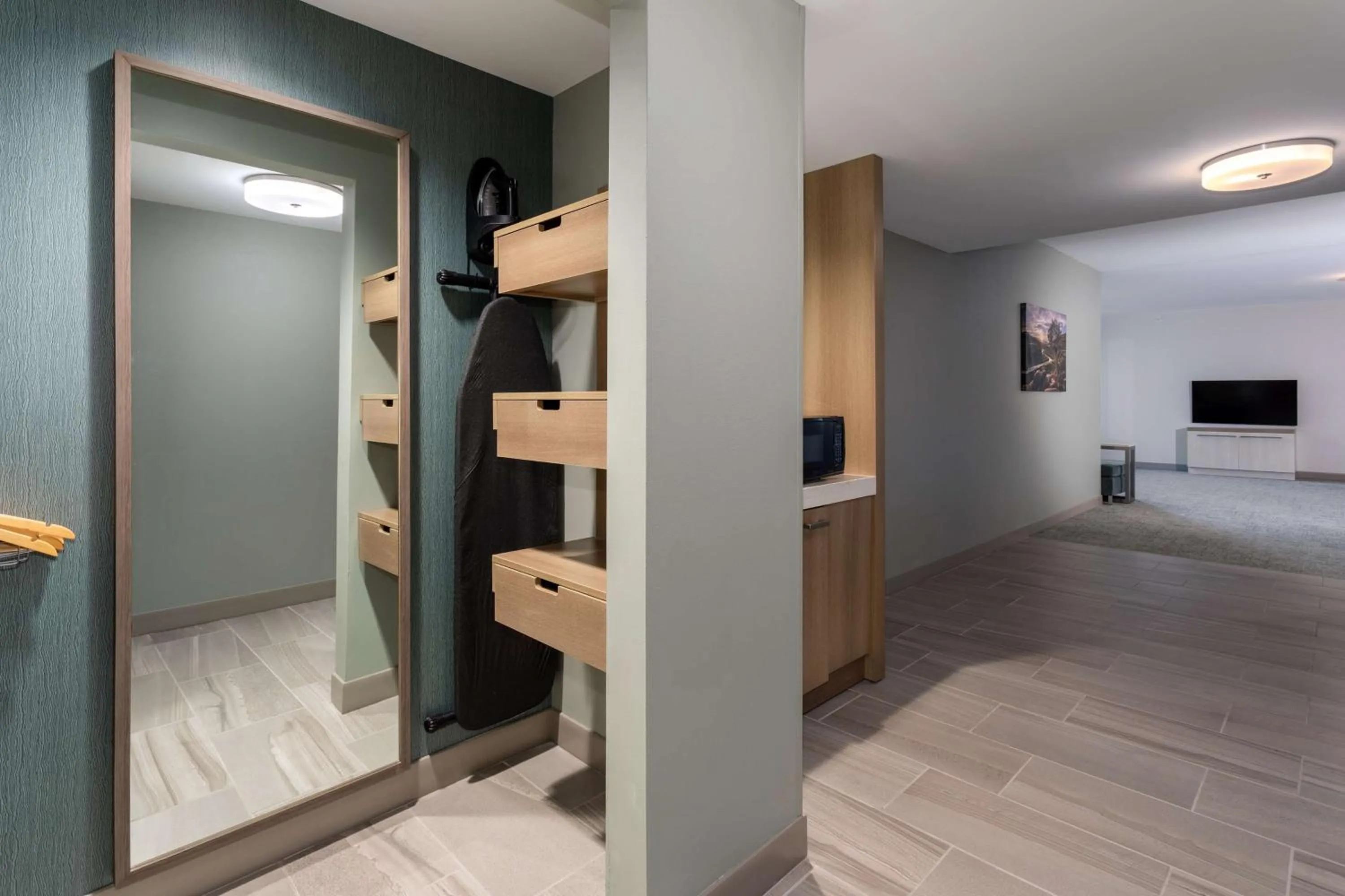 Photo of the whole room, Bed in Hilton Garden Inn Albuquerque Downtown, Nm