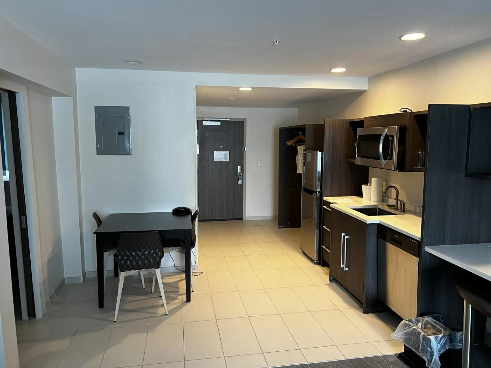 Kitchen or kitchenette in Home2 Suites By Hilton Hinesville