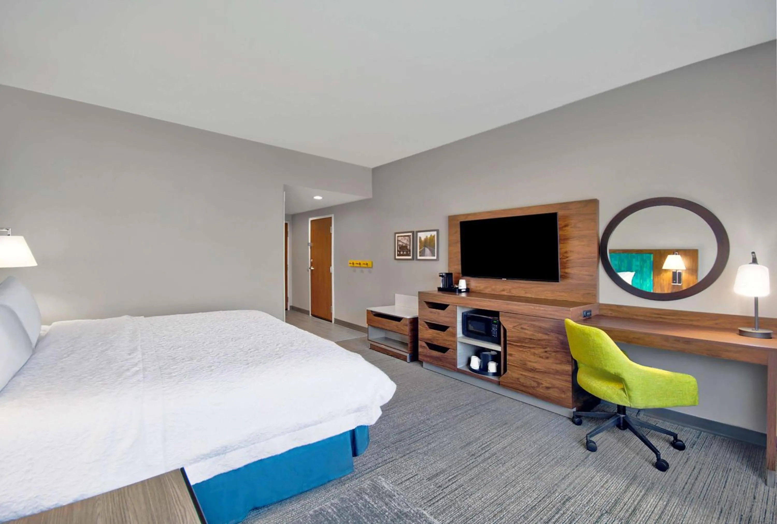 Bedroom, Bed in Hampton Inn Abingdon, Va