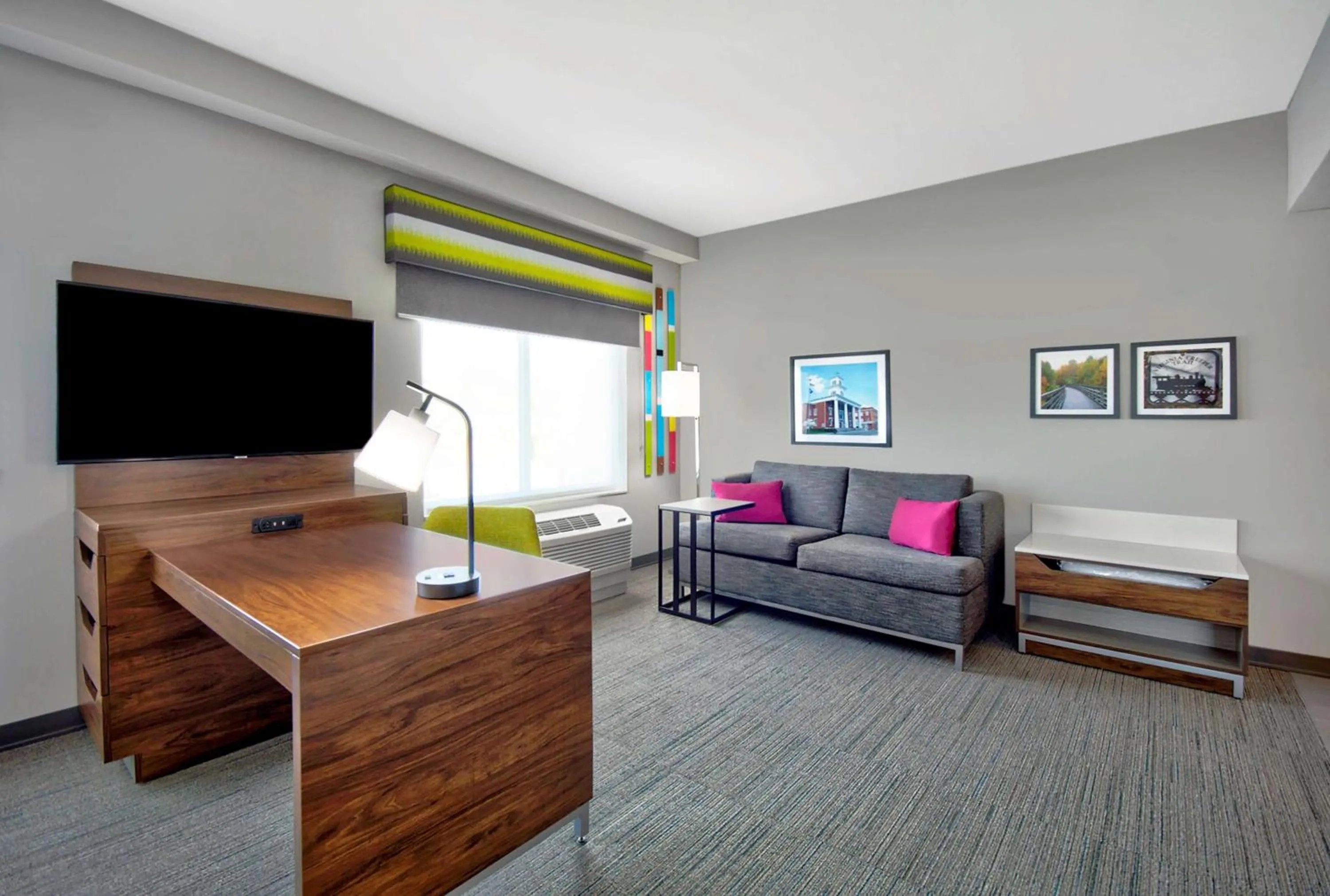 Bedroom in Hampton Inn Abingdon, Va