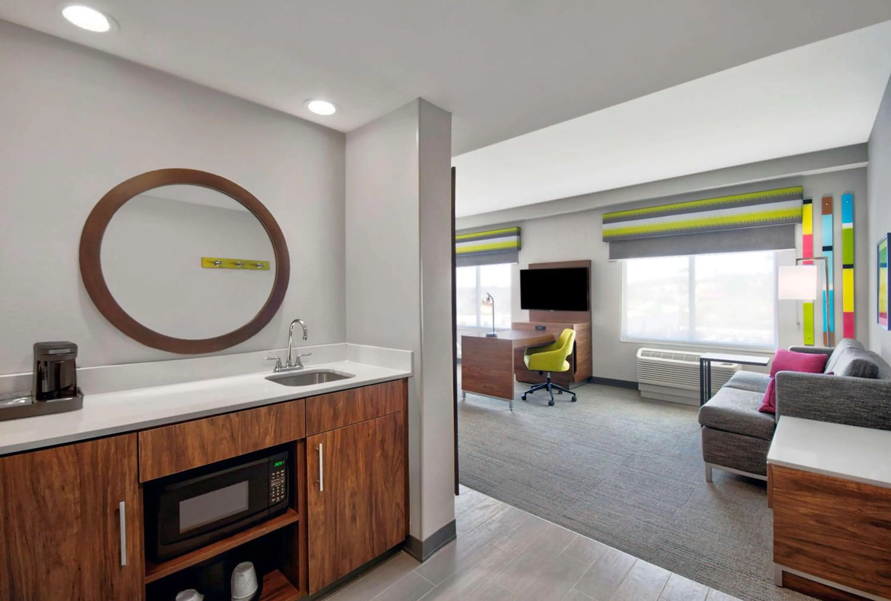 Photo of the whole room in Hampton Inn Abingdon, Va