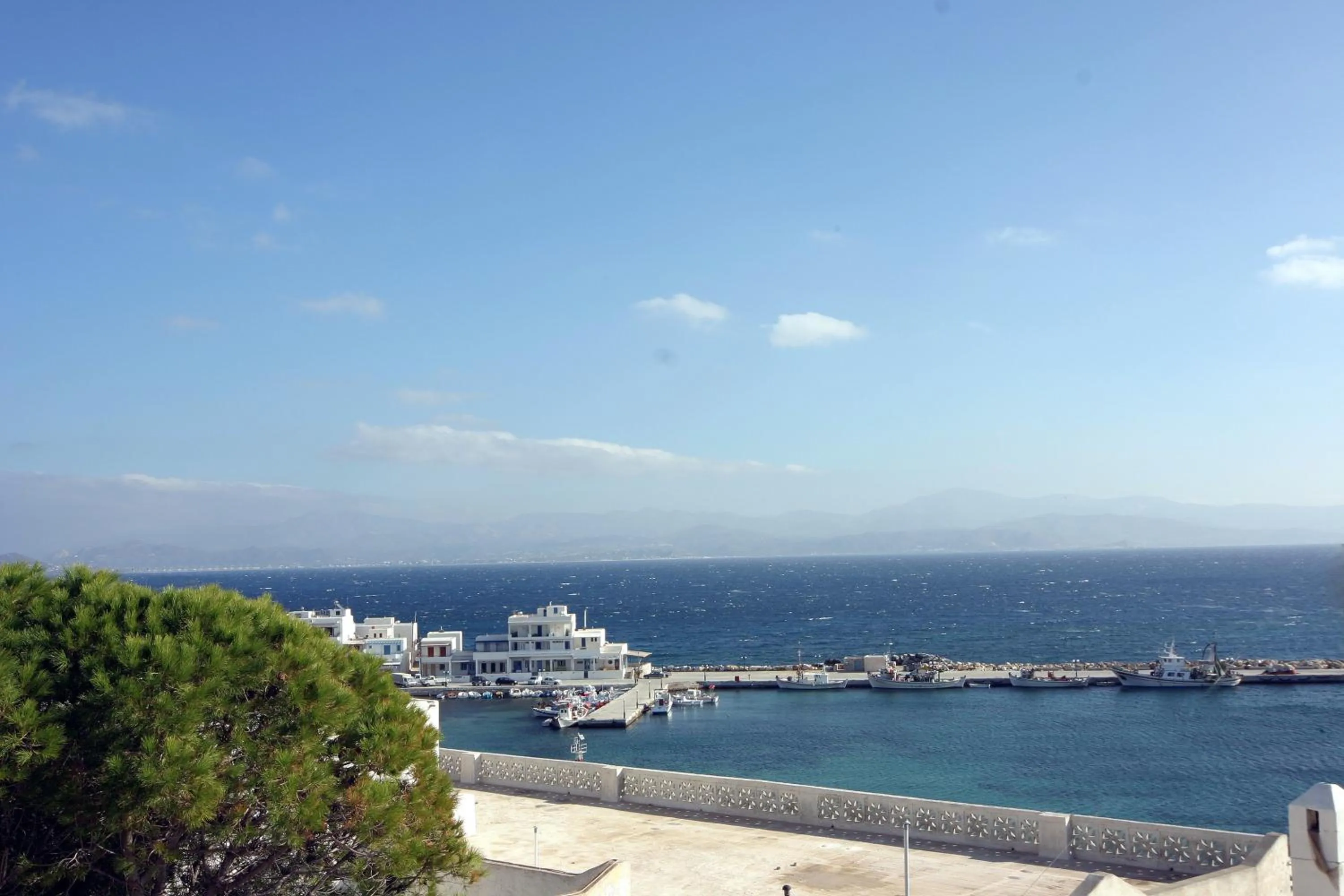 Area and facilities in Arkas Inn