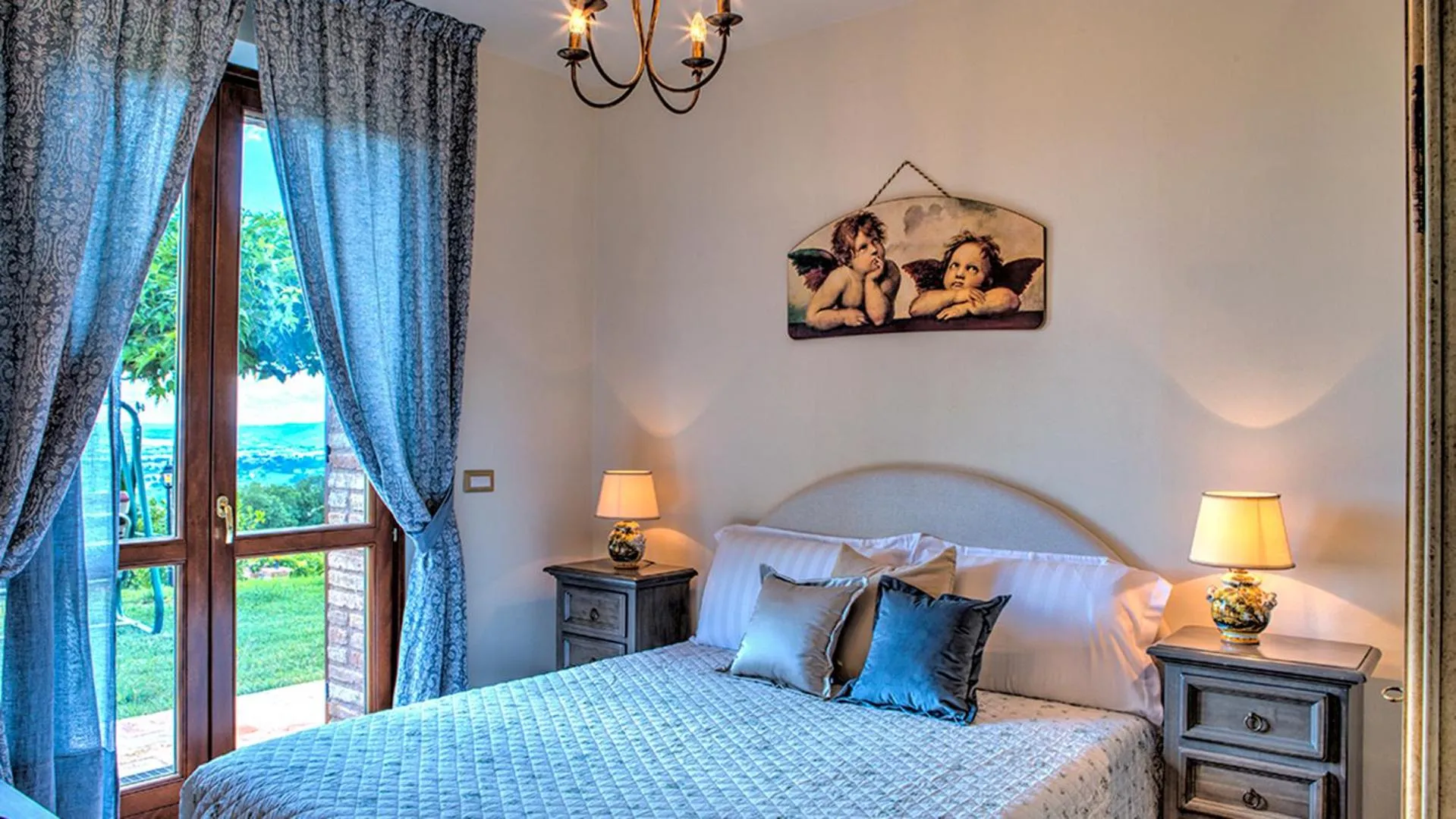 Bedroom, Bed in Villa Bella 8, Emma Villas