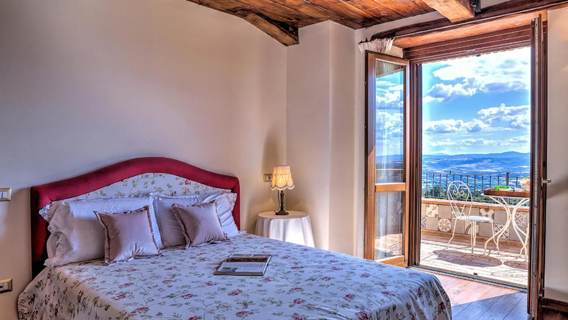 Bathroom, Bed in Villa Bella 8, Emma Villas
