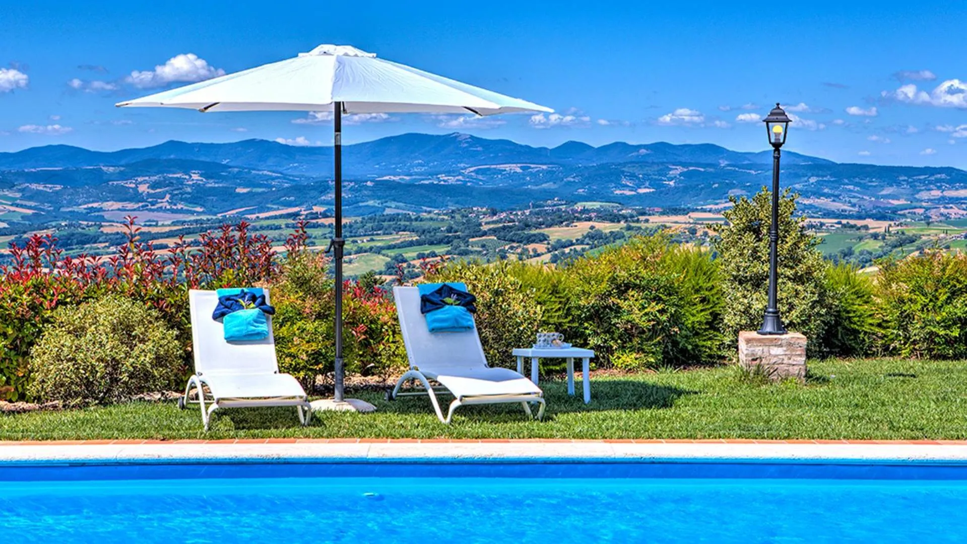 Swimming pool in Villa Bella 8, Emma Villas