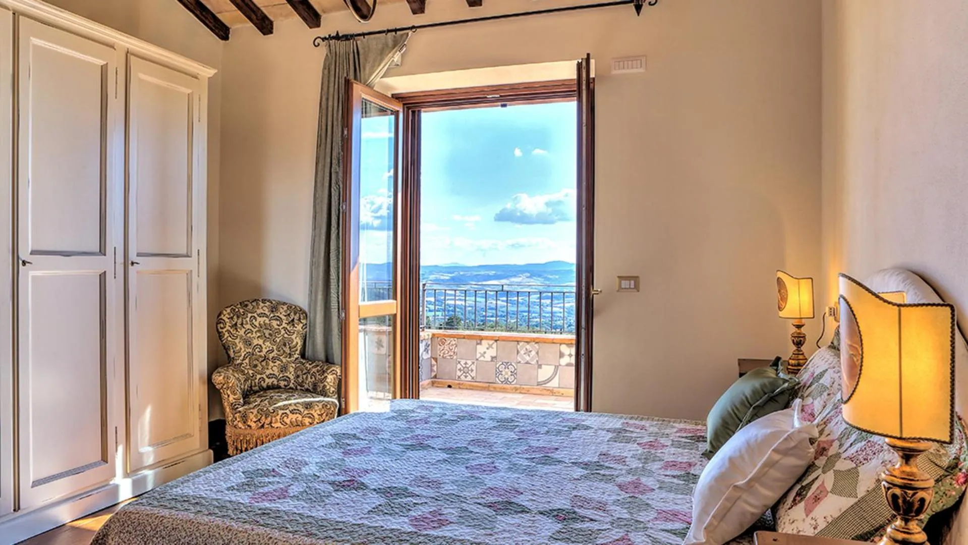 Bedroom, Bed in Villa Bella 8, Emma Villas