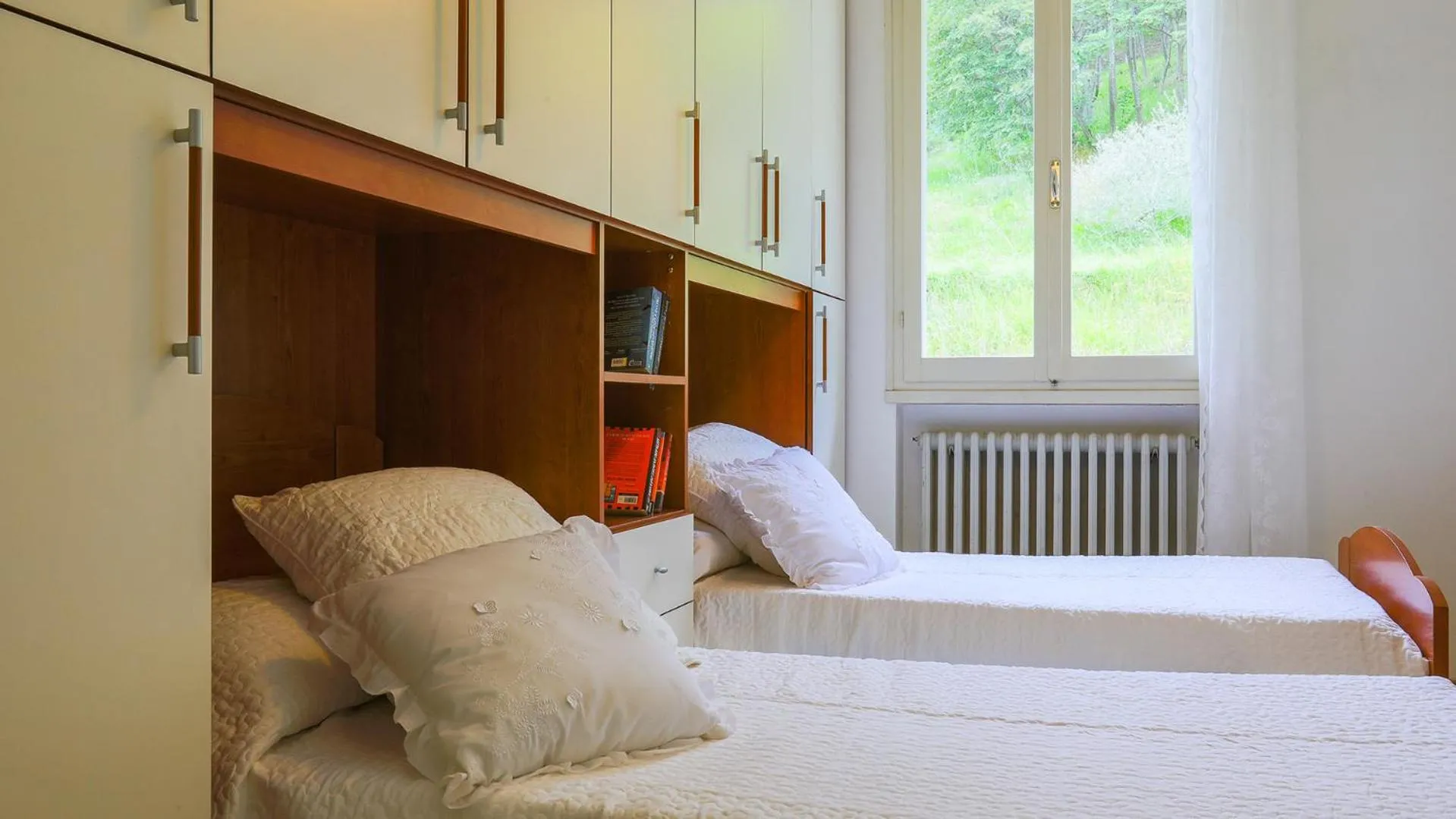 Bed in LA VILLA DINA 10, Emma Villas