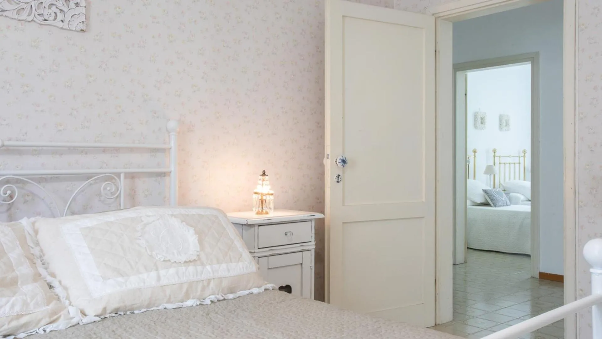 Bed in LA VILLA DINA 10, Emma Villas
