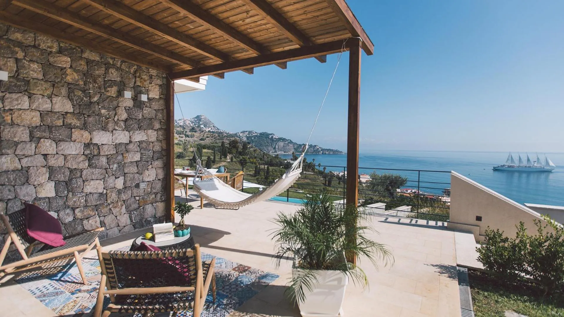 Patio in Villa Triscele 10, Emma Villas