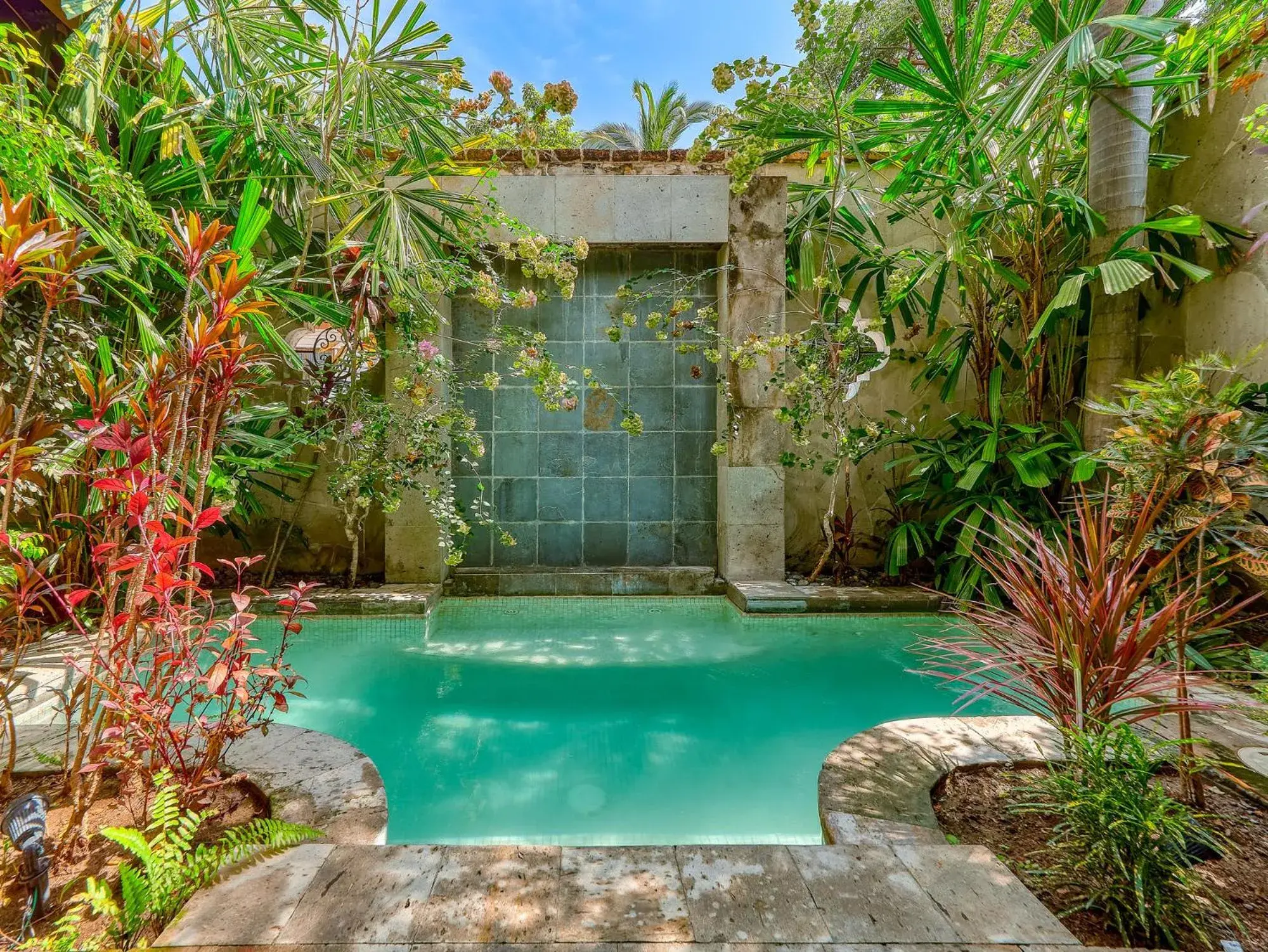 Suite with Private Pool in Maxwell Residences at Indah Suite with Private Pool in Maxwell Residences at Indah