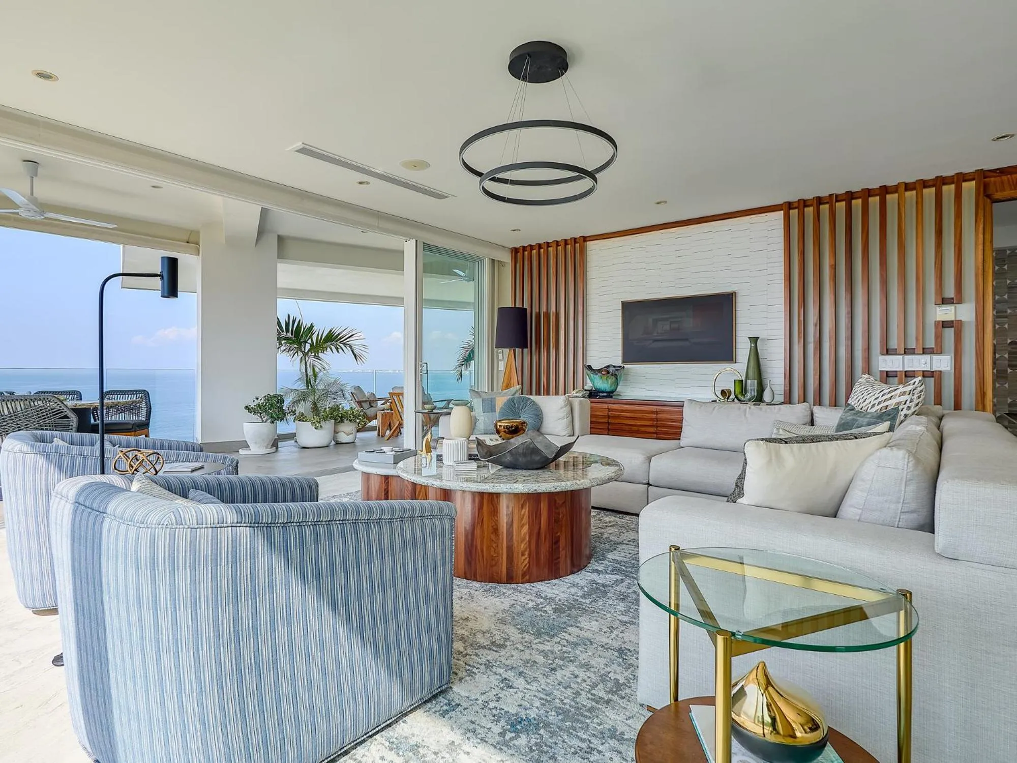 Communal lounge/ TV room in Maxwell Residences at Indah