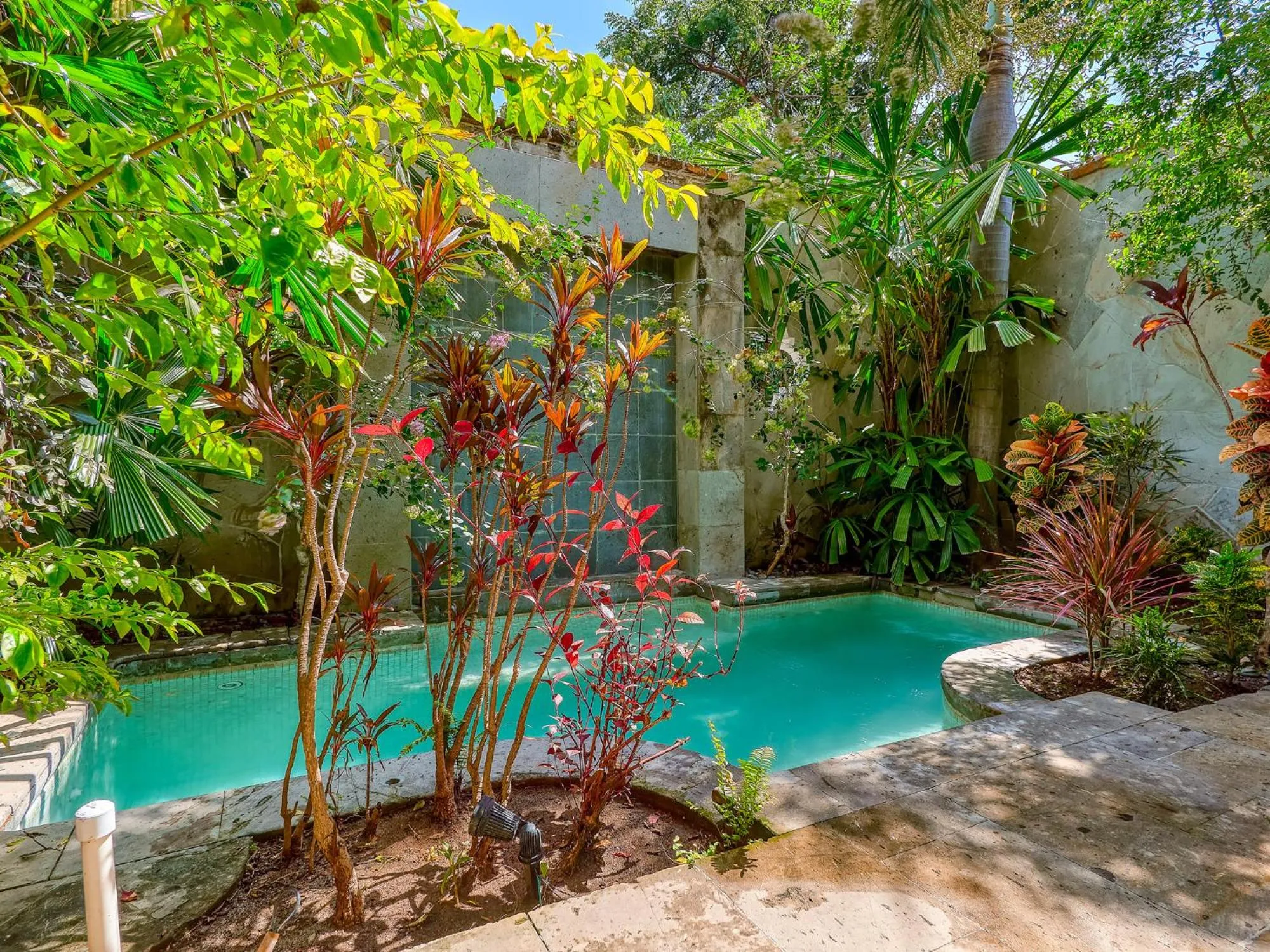 Swimming pool in Maxwell Residences at Indah