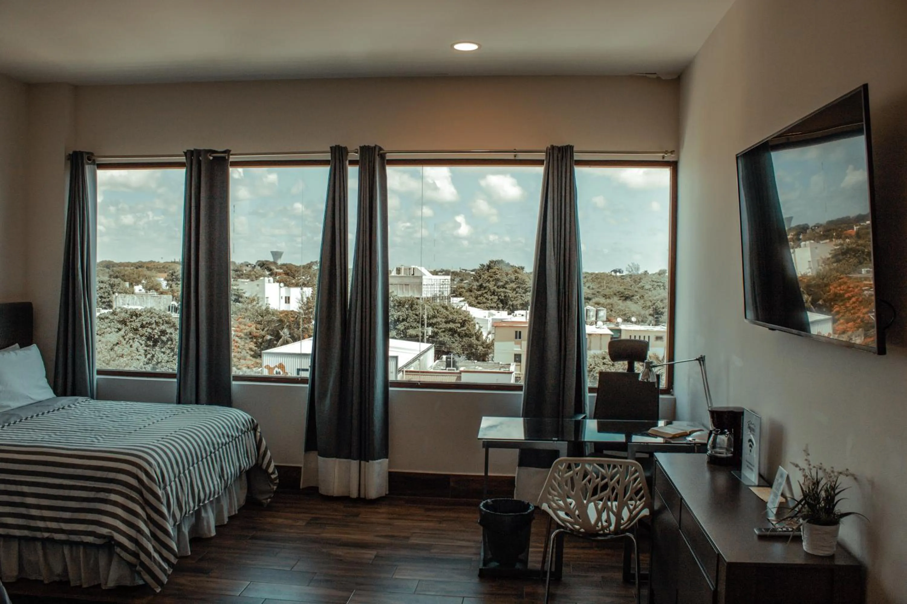 Photo of the whole room, Bed in Sky Inn Hotel - Cancun