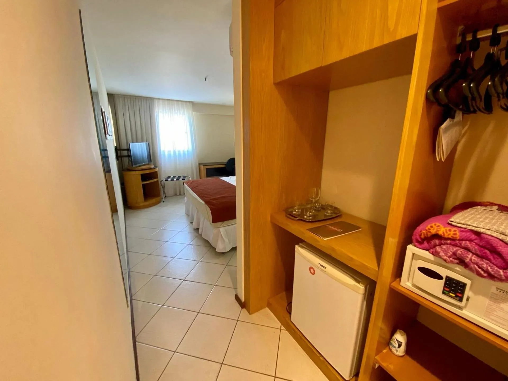 Area and facilities in Natal Plaza #1202 - Suíte Vista Mar por Carpediem