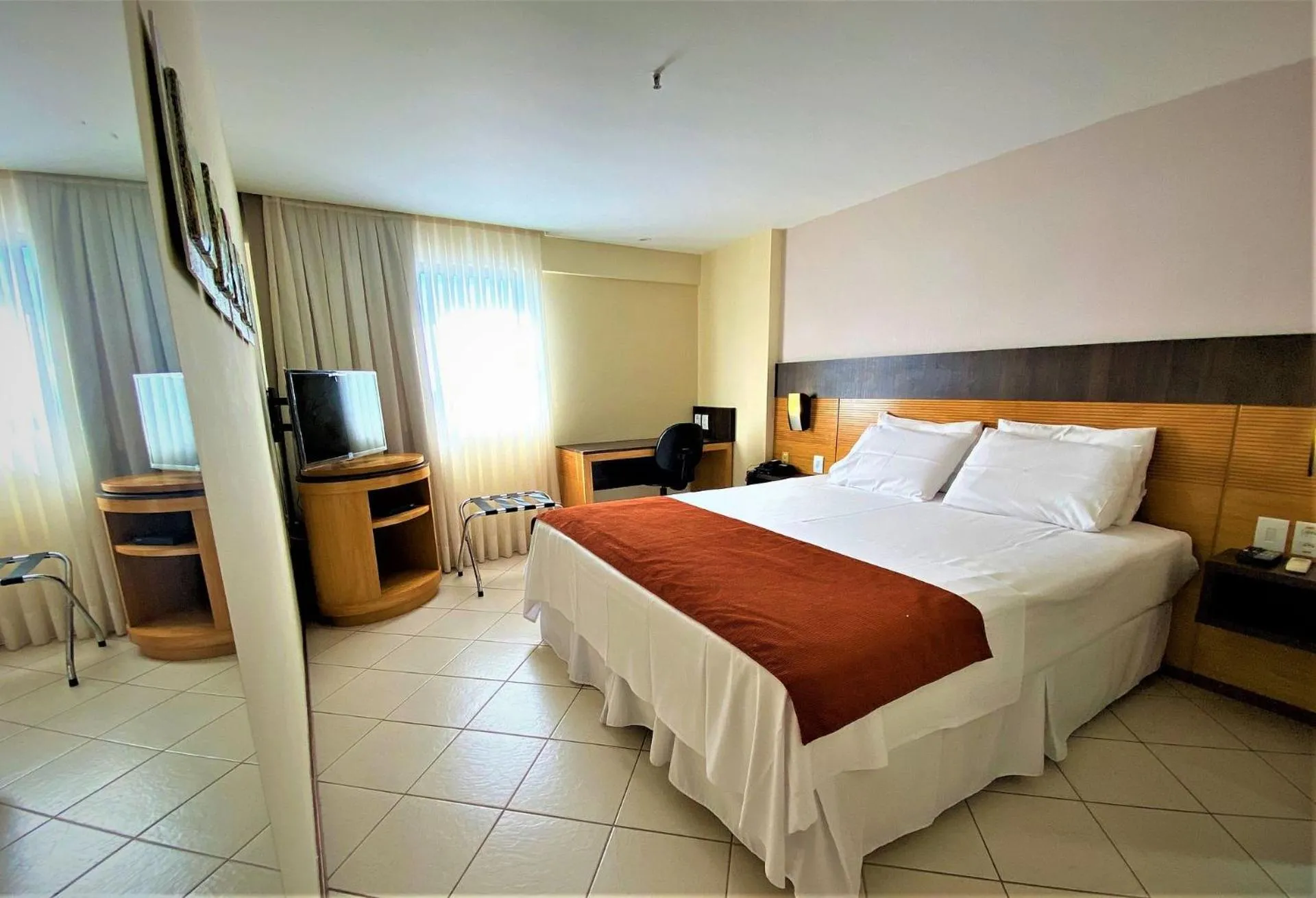 Photo of the whole room in Natal Plaza #1202 - Suíte Vista Mar por Carpediem