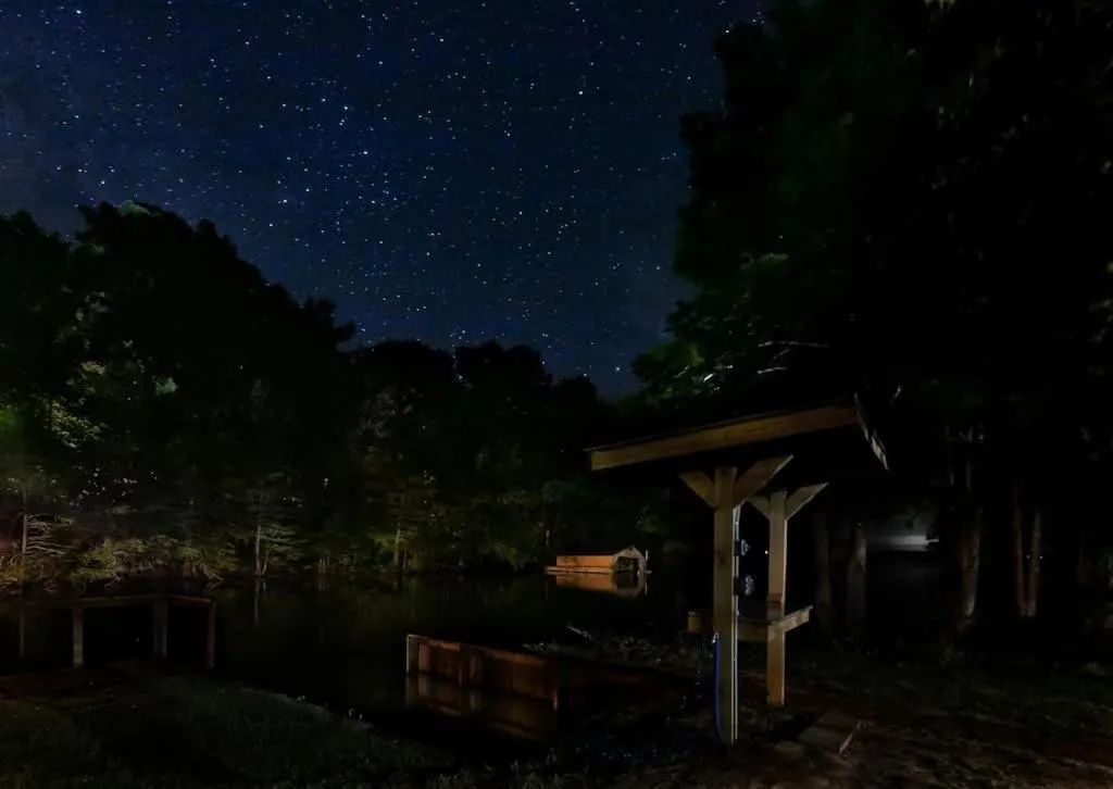 Lakefront 3BR with Bunkhouse and Kayaks, Rowboat Included