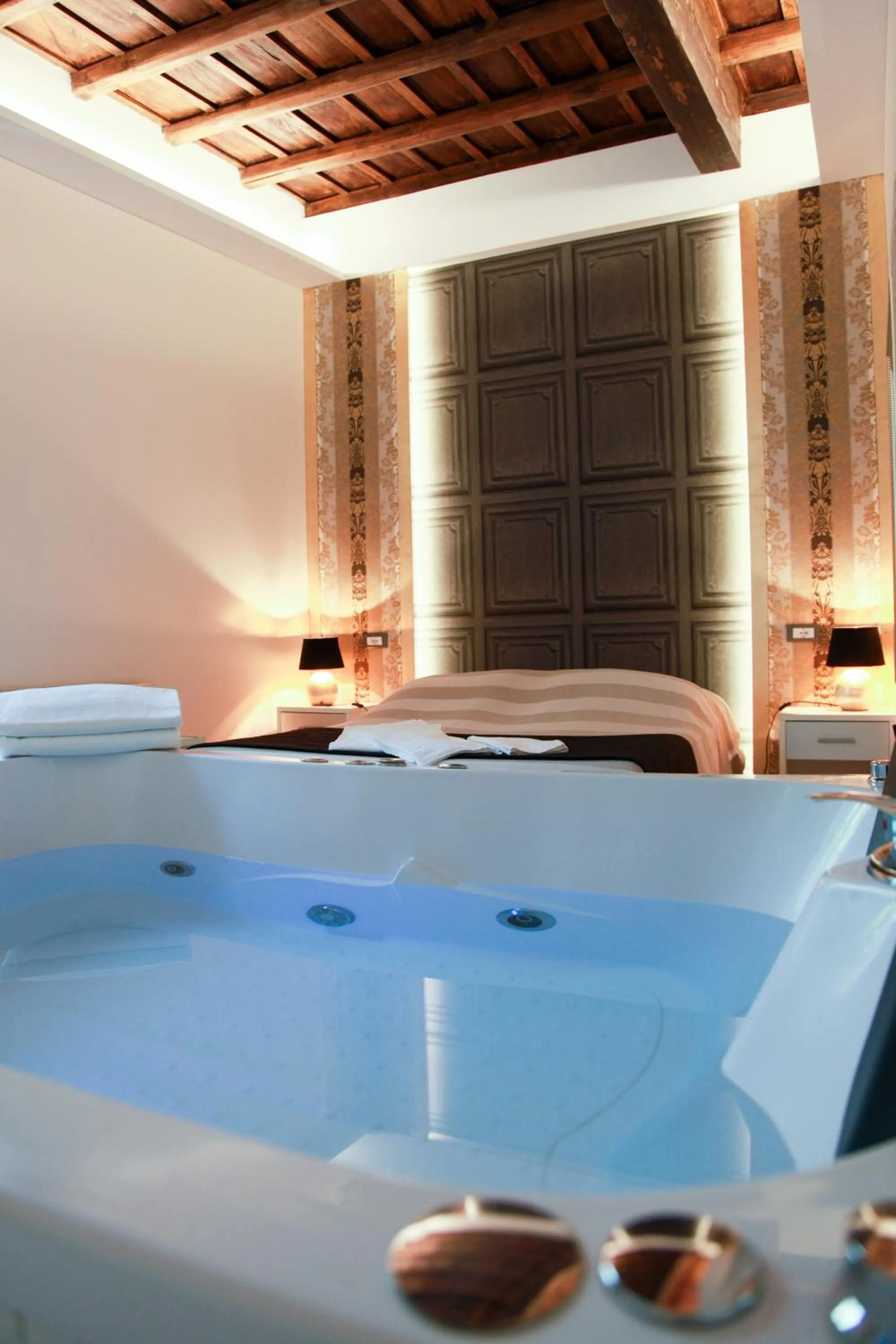 Hot Tub in Campo Marzio Hotelier