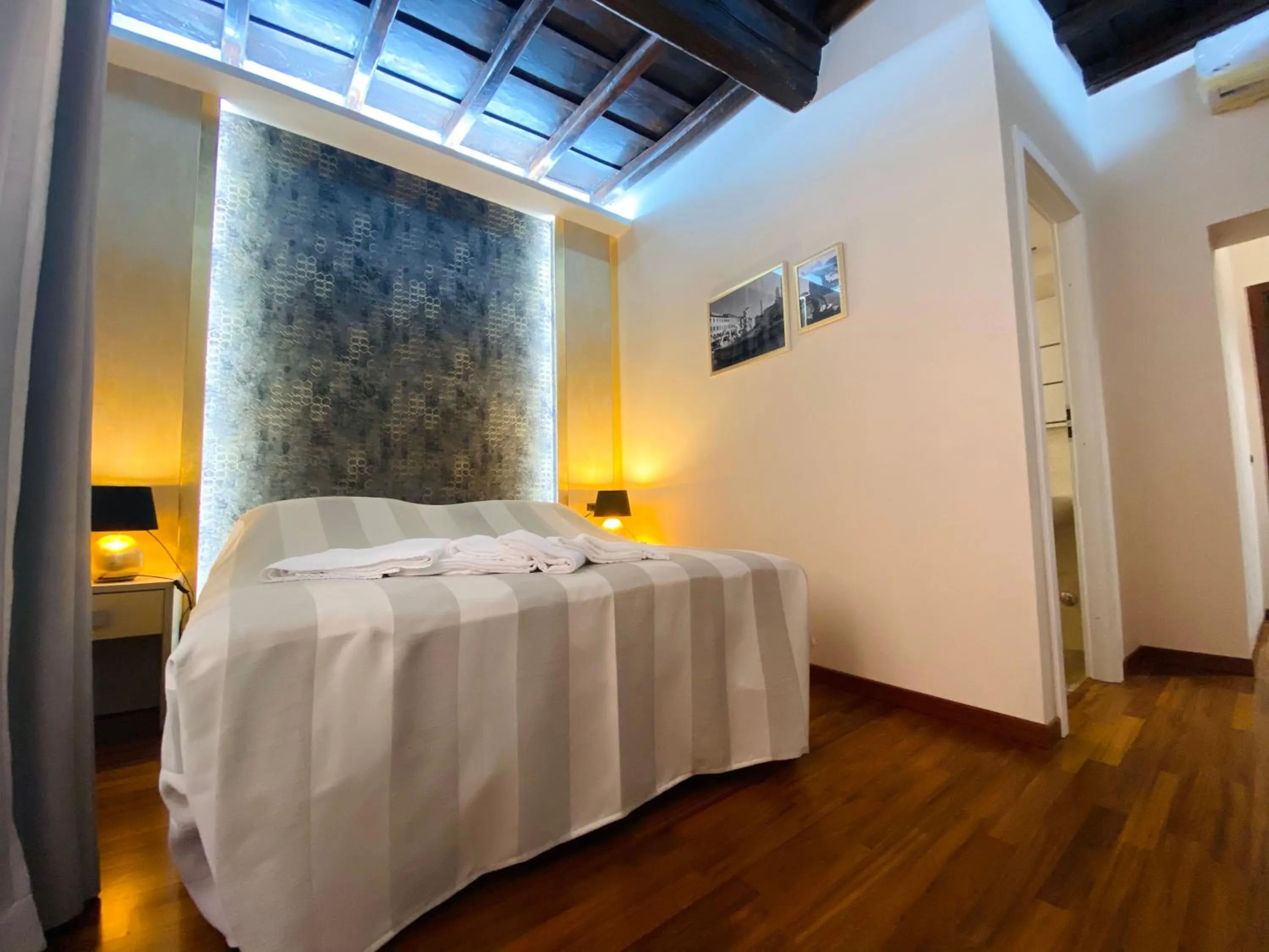 Bedroom, Bed in Campo Marzio Hotelier