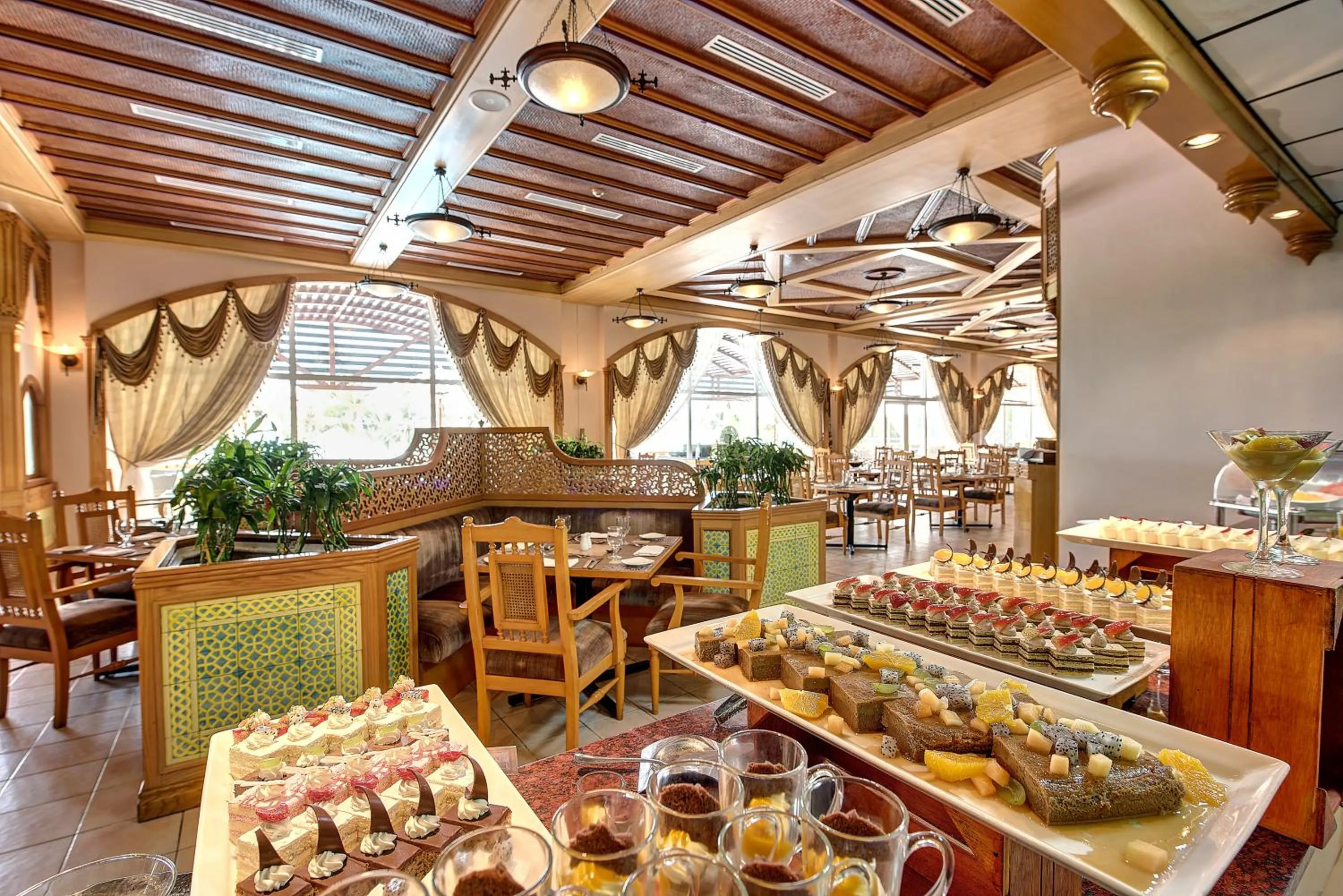 Restaurant/places to eat in Crowne Plaza Resort Salalah by IHG