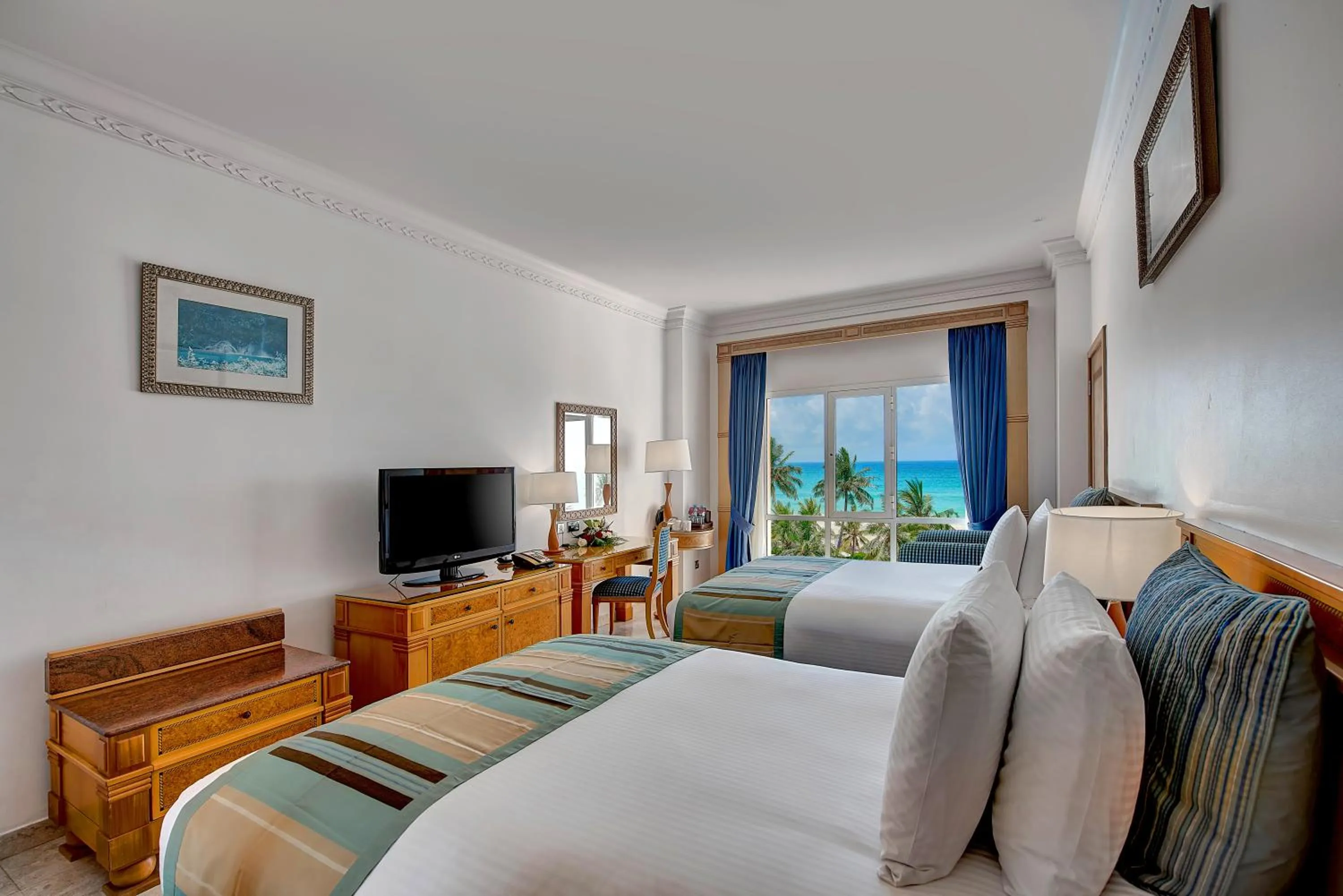 Photo of the whole room, Bed in Crowne Plaza Resort Salalah by IHG