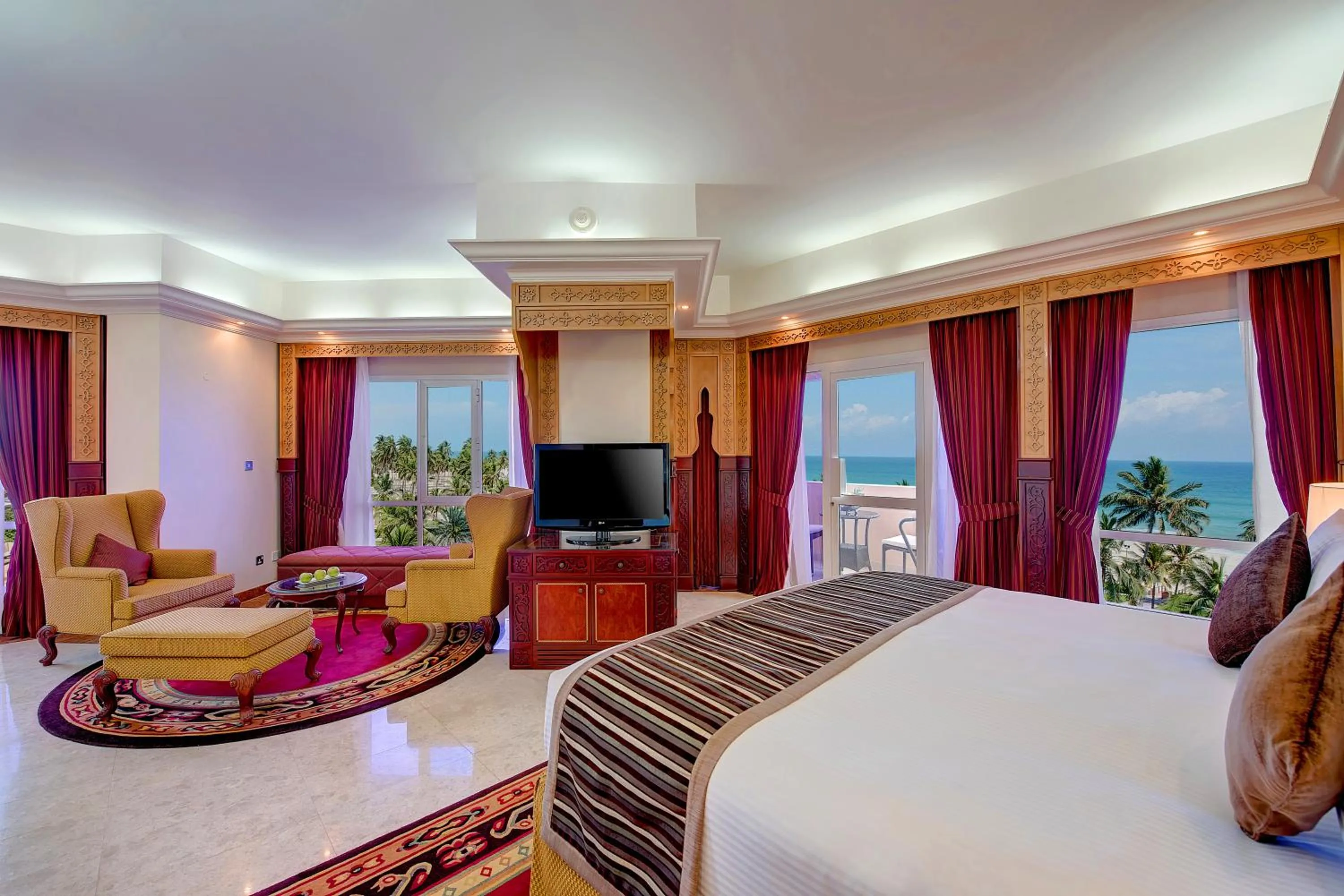Photo of the whole room, Bed in Crowne Plaza Resort Salalah by IHG