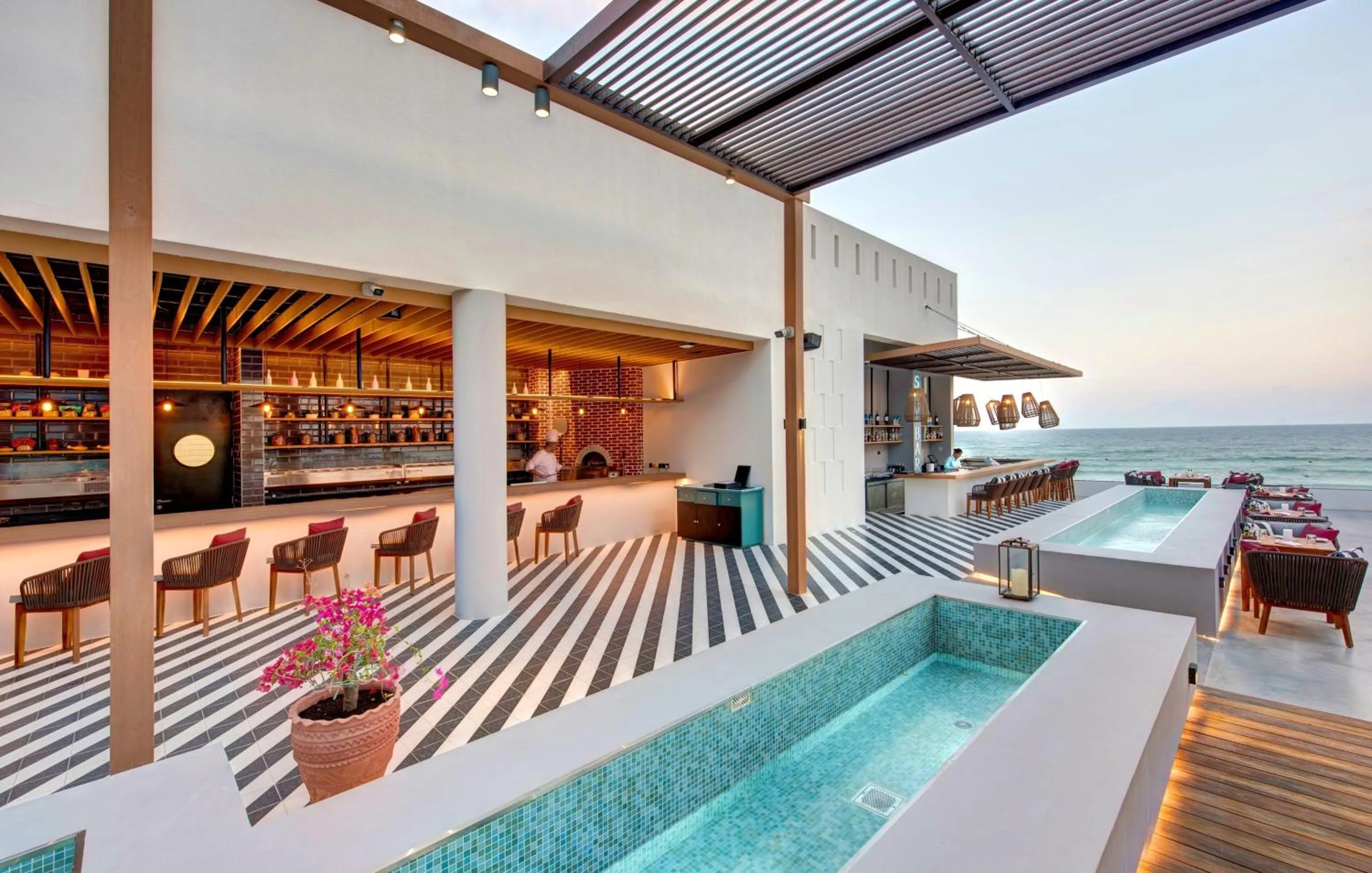 Restaurant/places to eat in Crowne Plaza Resort Salalah by IHG