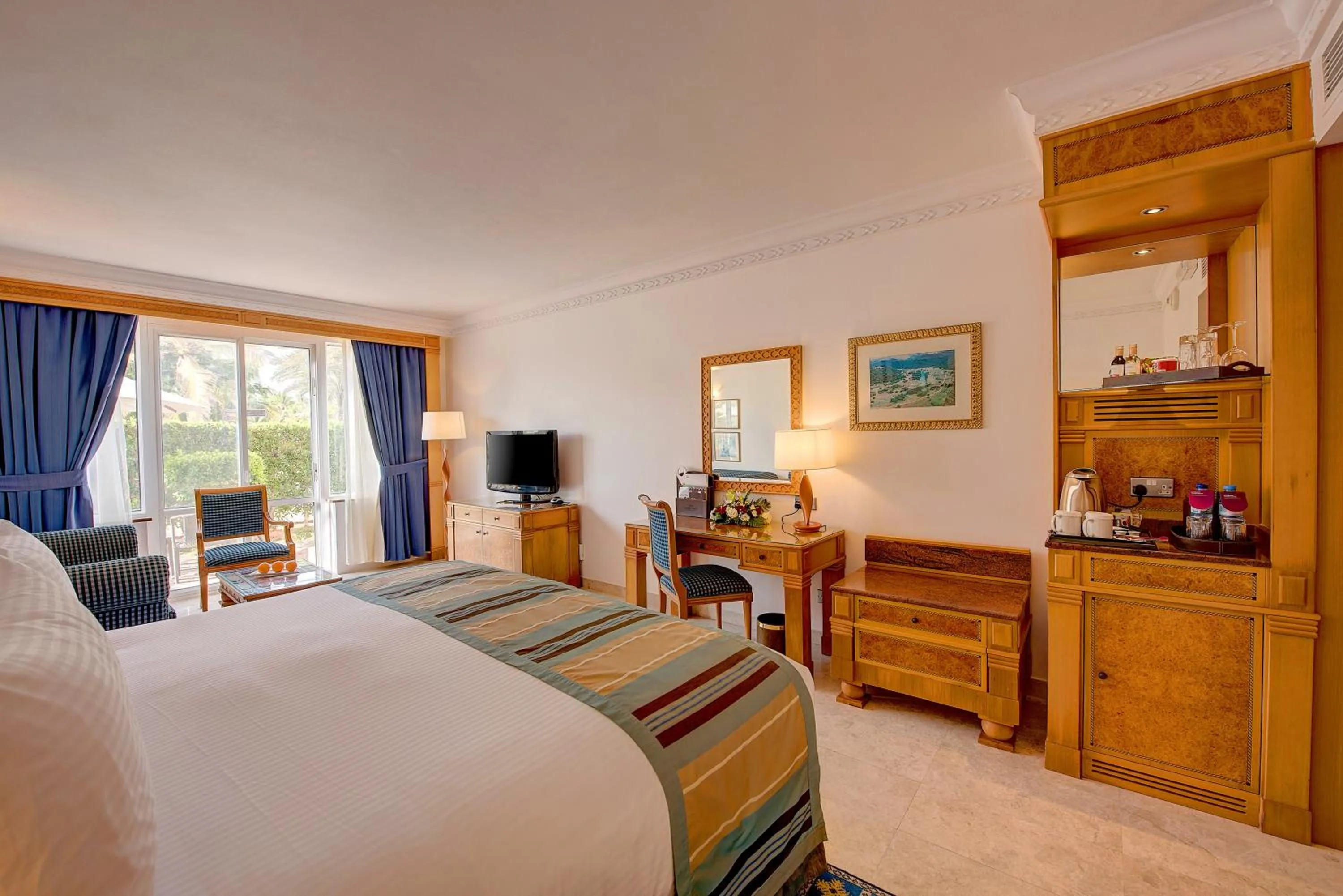 Photo of the whole room, Bed in Crowne Plaza Resort Salalah by IHG