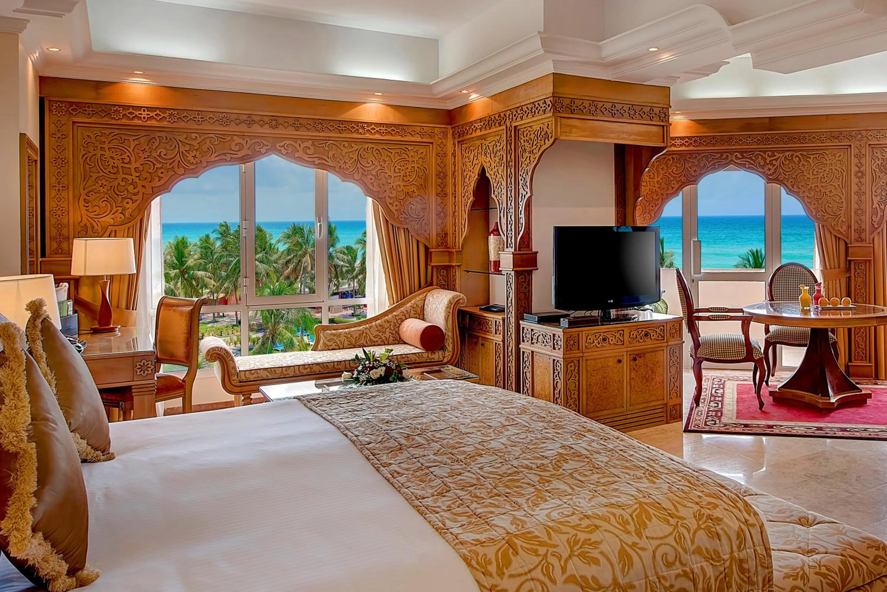 Photo of the whole room, Bed in Crowne Plaza Resort Salalah by IHG