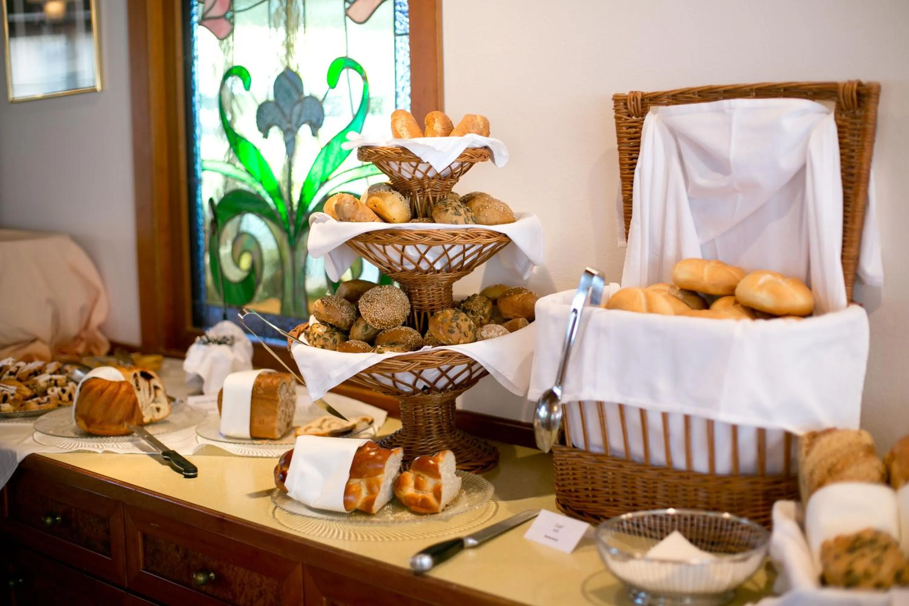 Buffet breakfast in Hotel Birkenhof am See