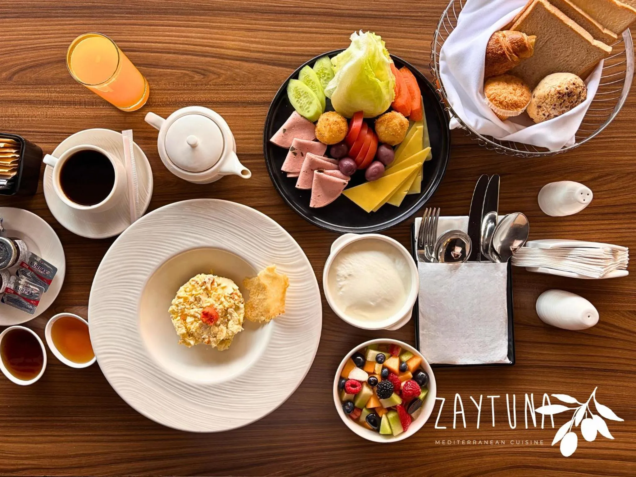 Restaurant/places to eat in Asma Hotel Al Barsha