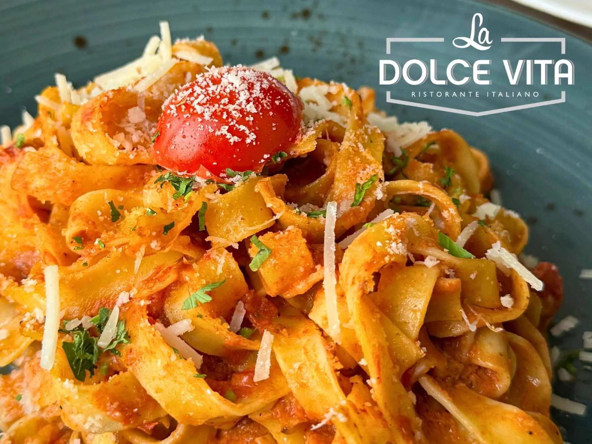 Restaurant/places to eat in Asma Hotel Al Barsha