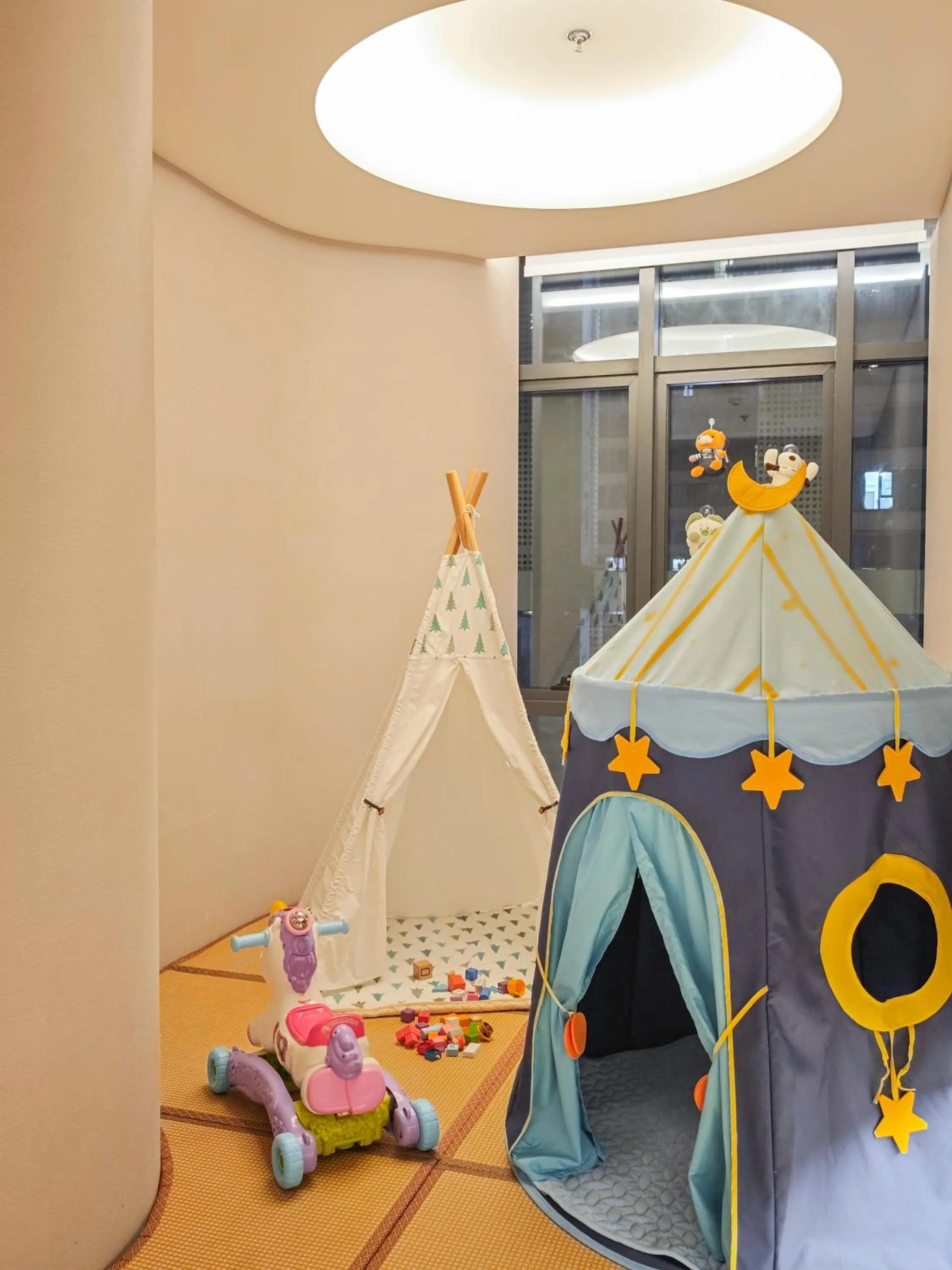 Children play ground in The Meixi Lake, Changsha Marriott Executive Apartments