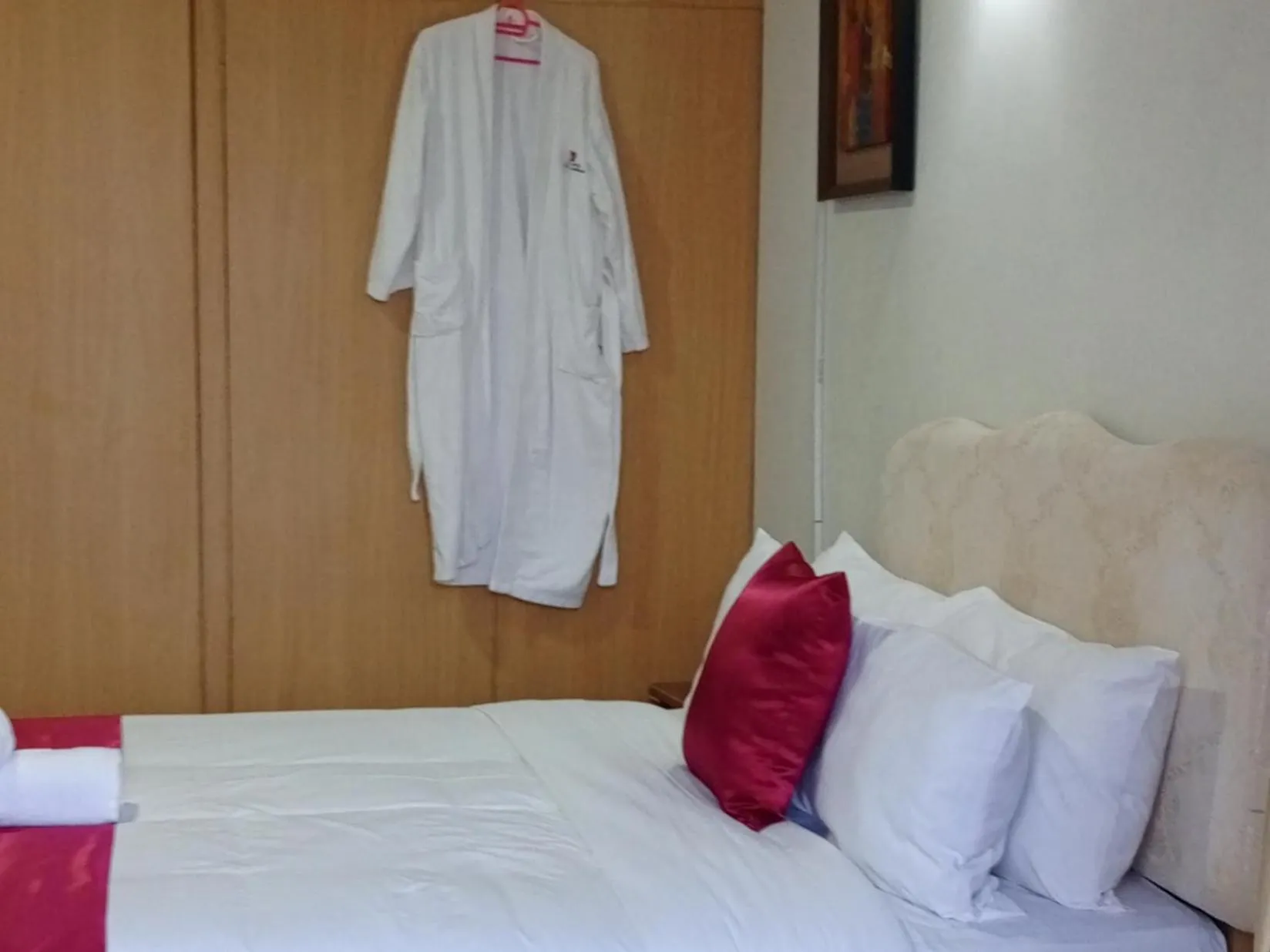 Bed in Frontiers Hotel & Conference Entebbe