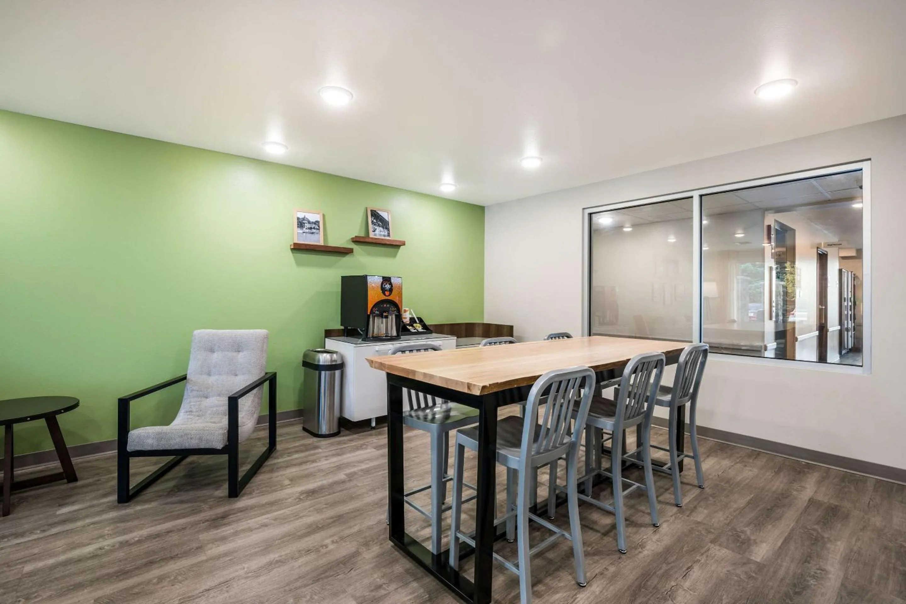 Lobby or reception in WoodSpring Suites Elgin - Chicago