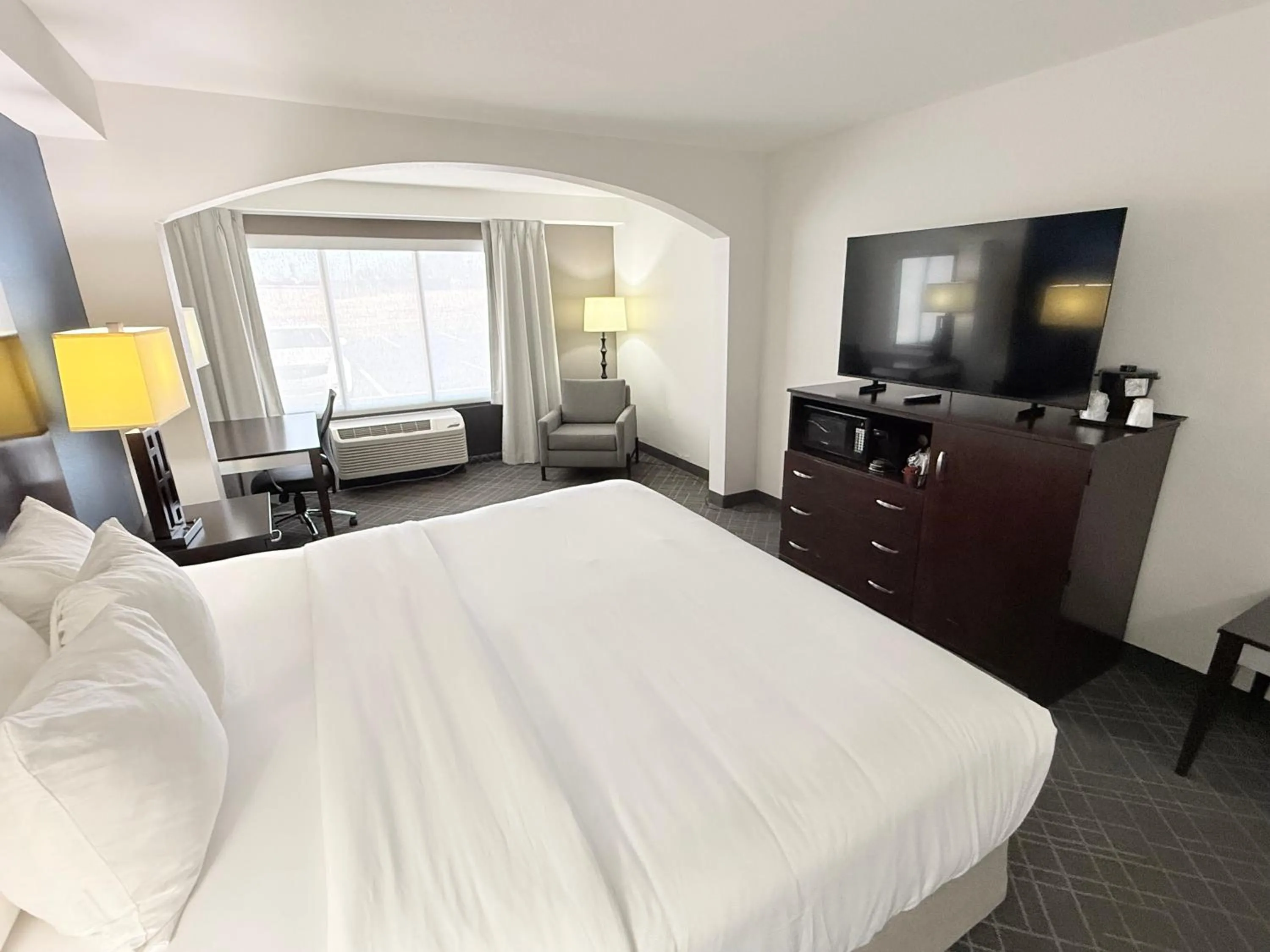 Bed in Comfort Inn Conover-Hickory