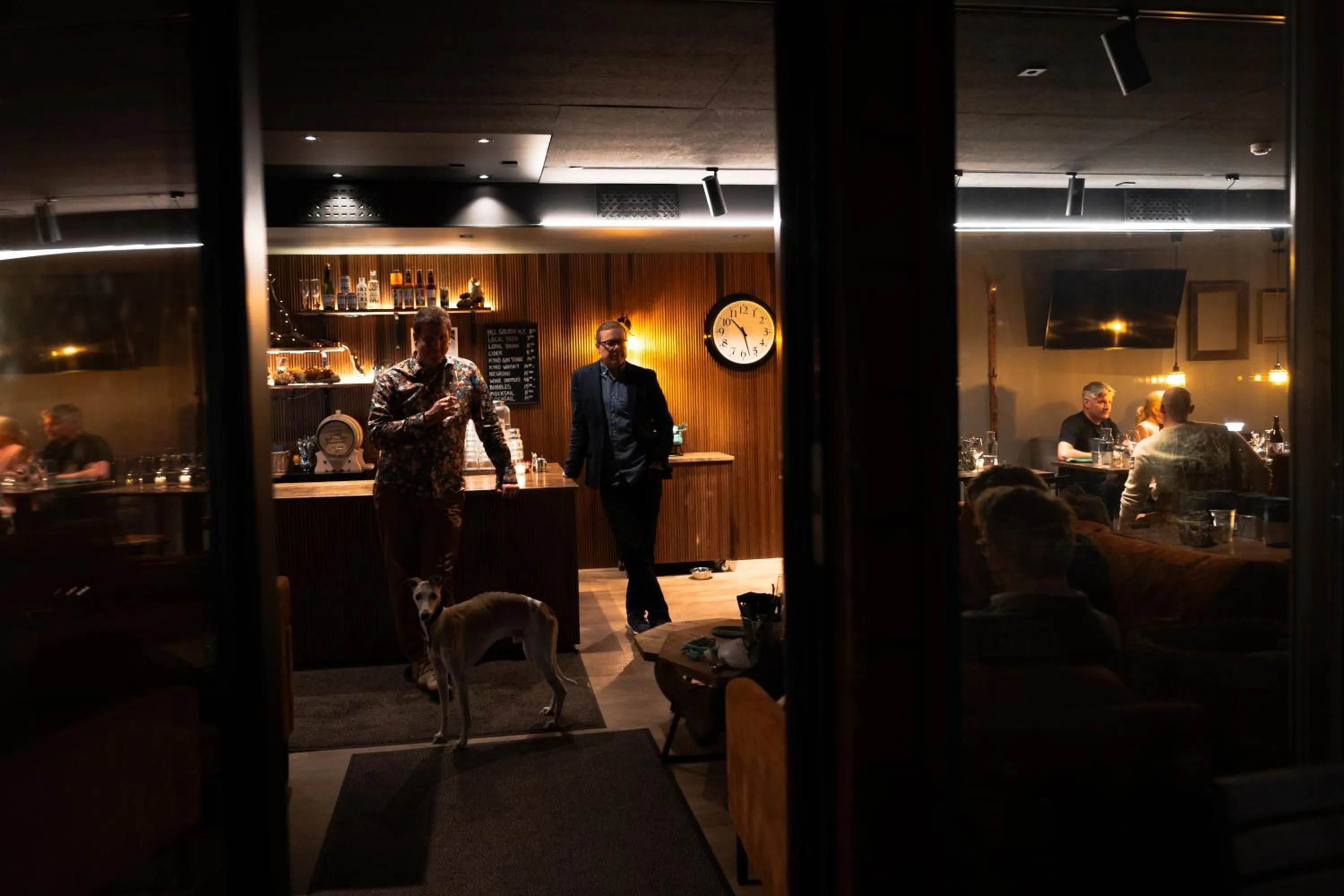 Lounge or bar in Haltia Lake Lodge nature boutique hotel & glamping