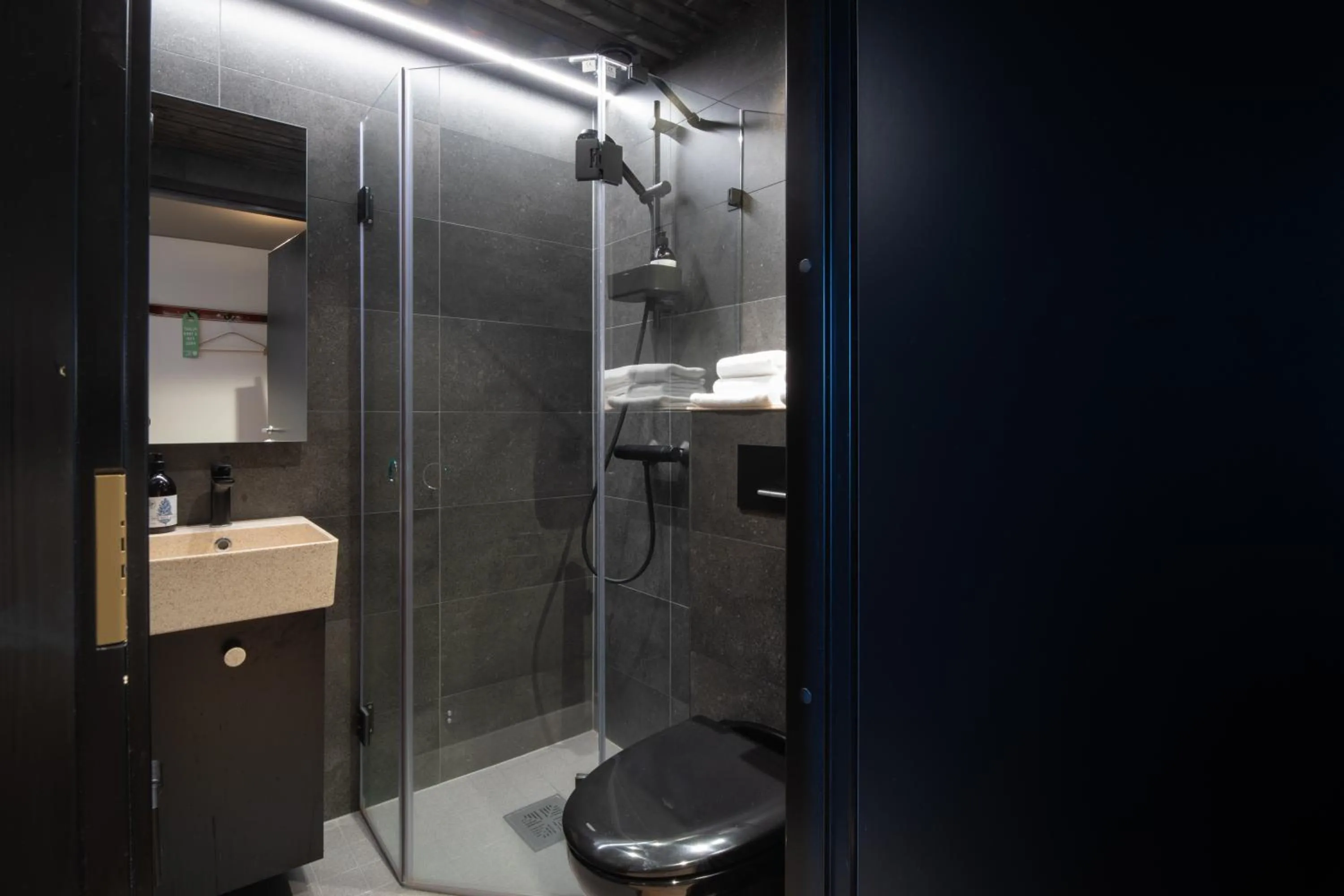 Bathroom in Haltia Lake Lodge nature boutique hotel & glamping