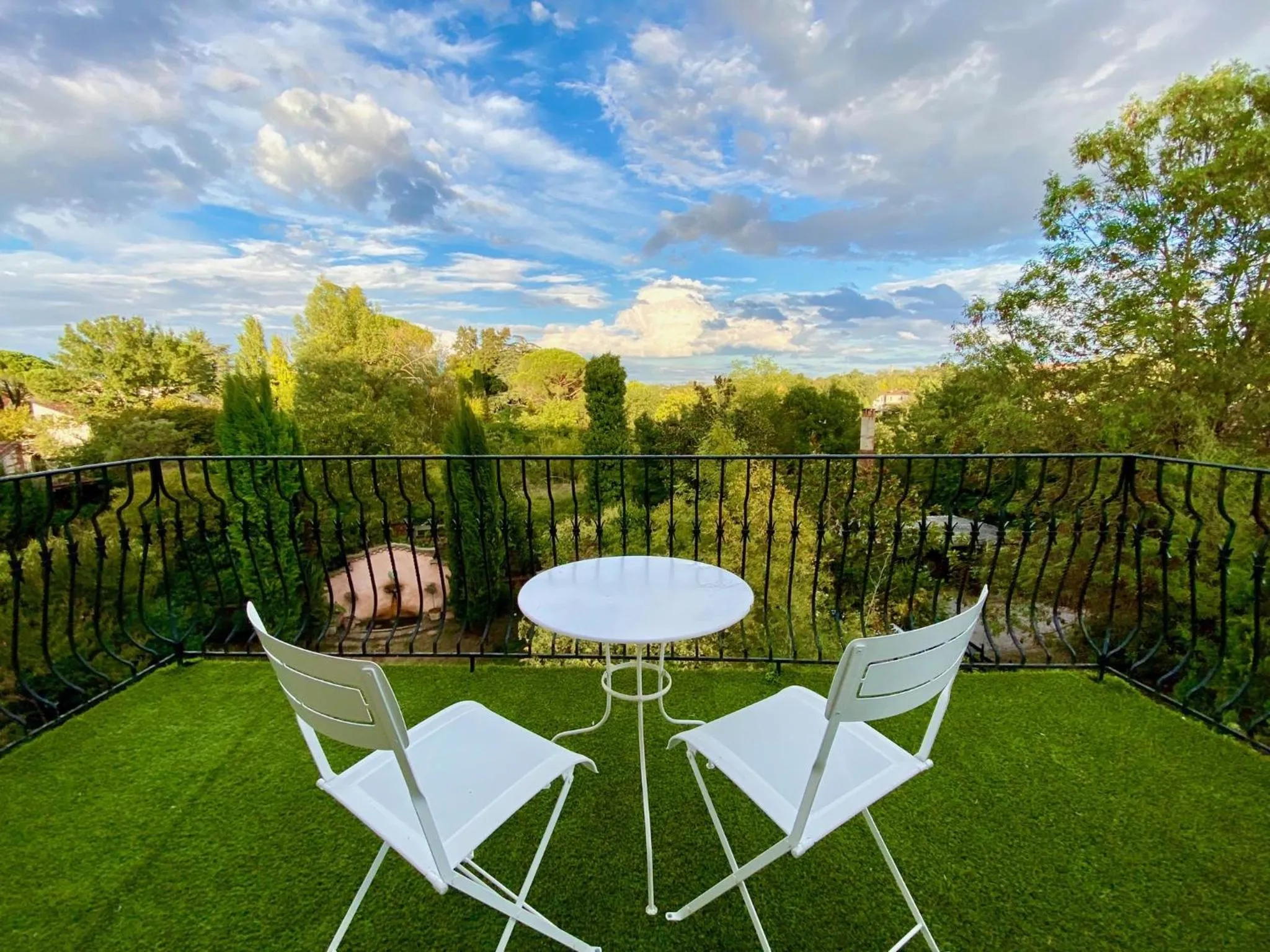 Balcony/Terrace in Le Rez de Jardin Albi