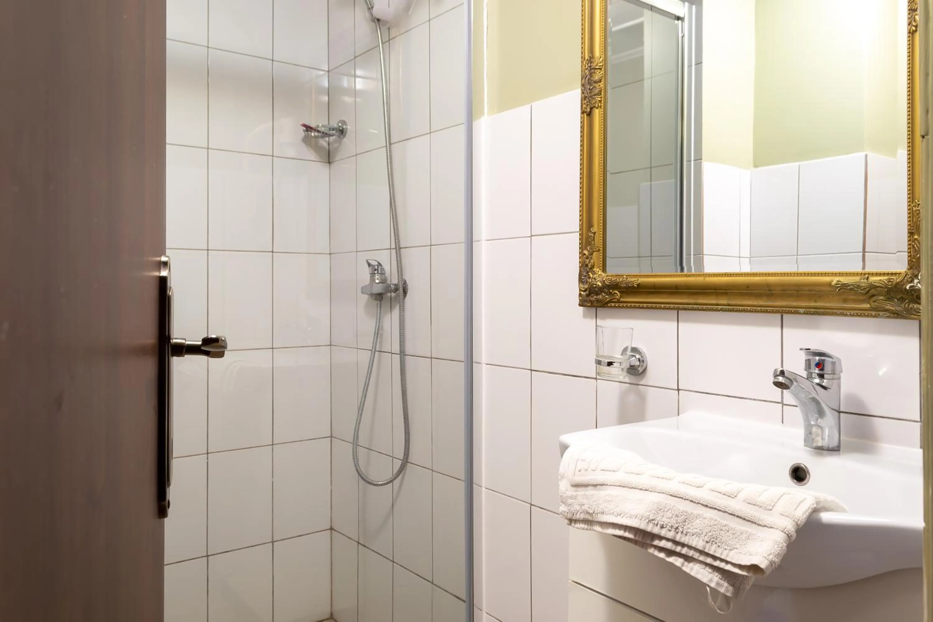 Shower in ElStefanino House