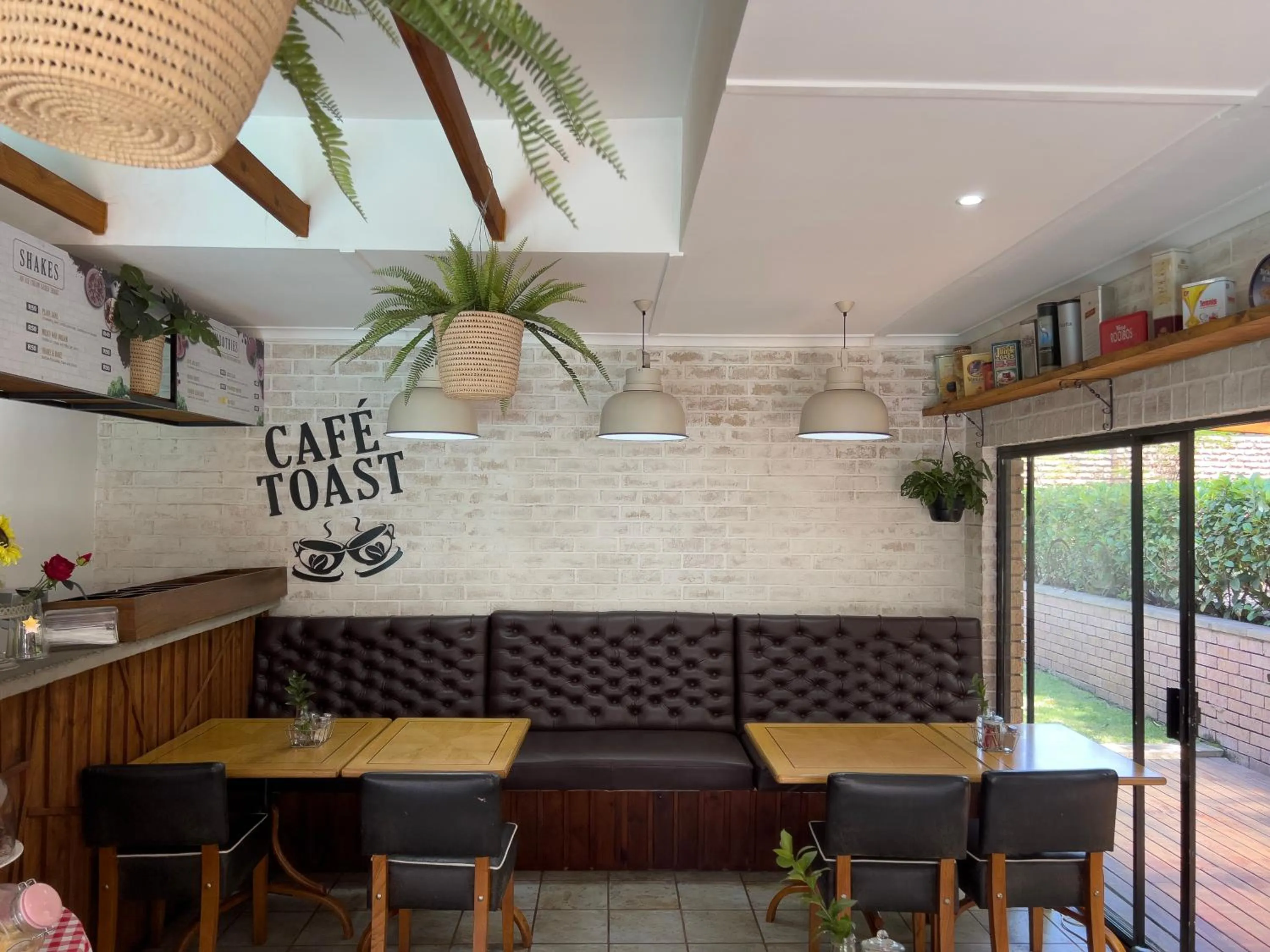 Restaurant/places to eat in Alveston Manor Boutique Hotel & Spa