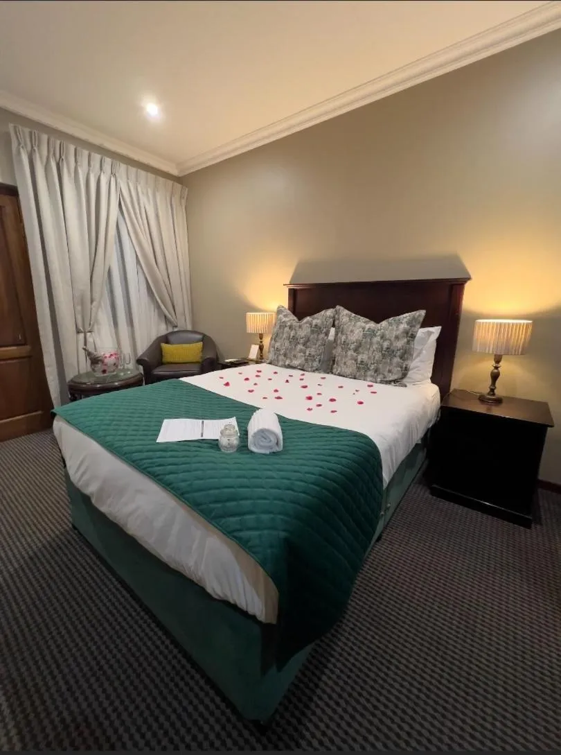 Bedroom, Bed in Alveston Manor Boutique Hotel & Spa