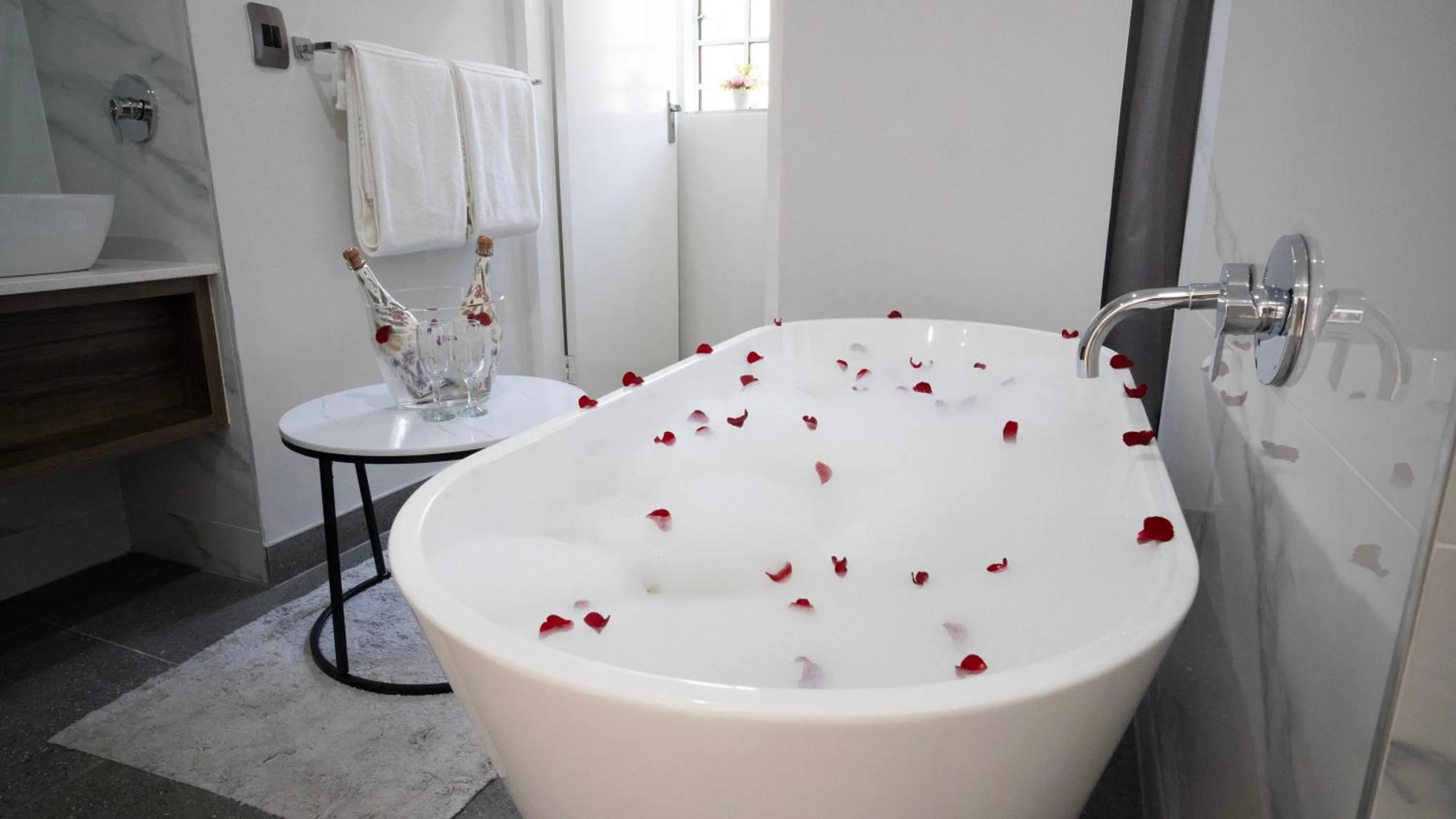 Bath in Alveston Manor Boutique Hotel & Spa