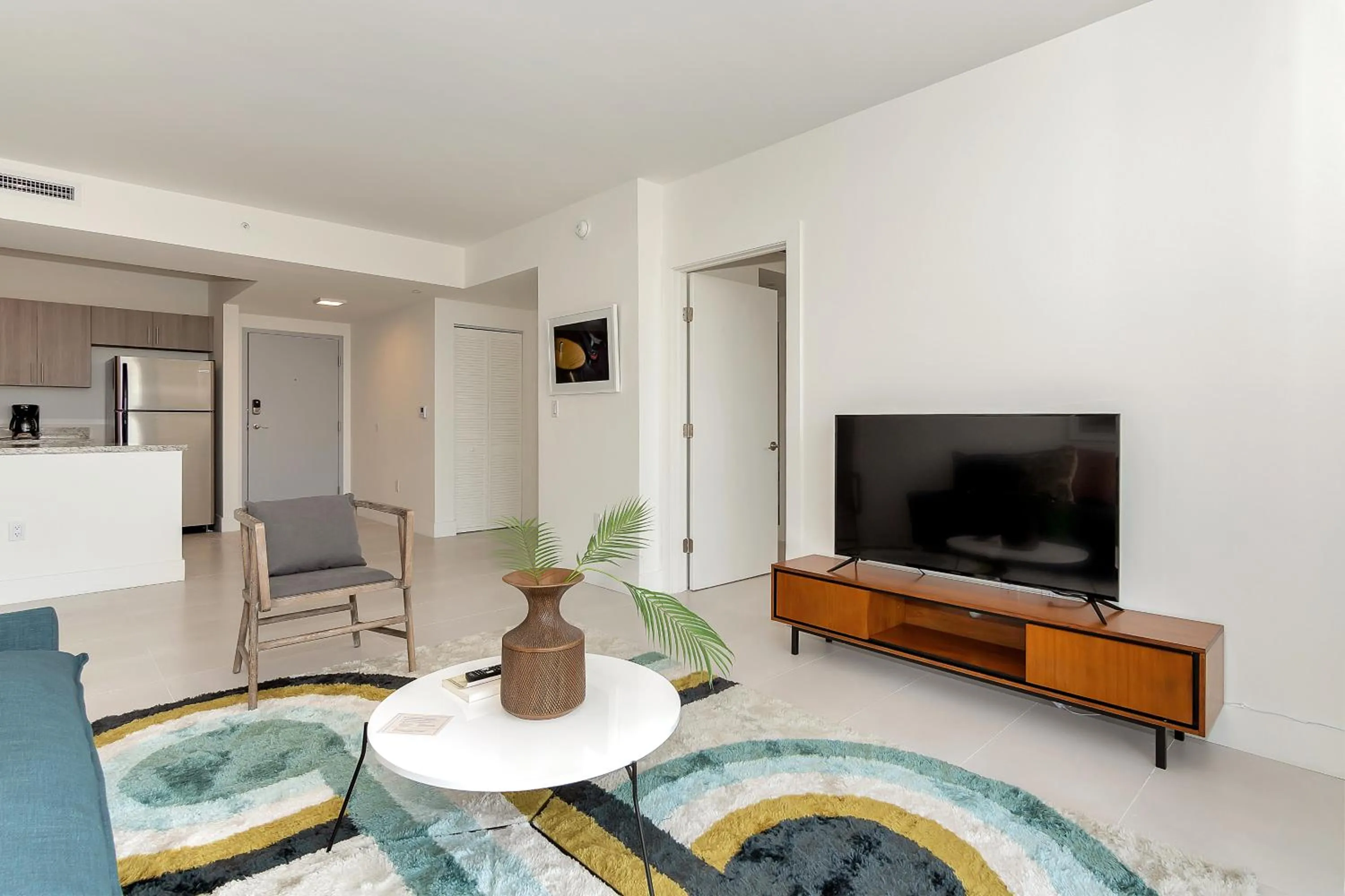 Living room in Roami at Grove 27